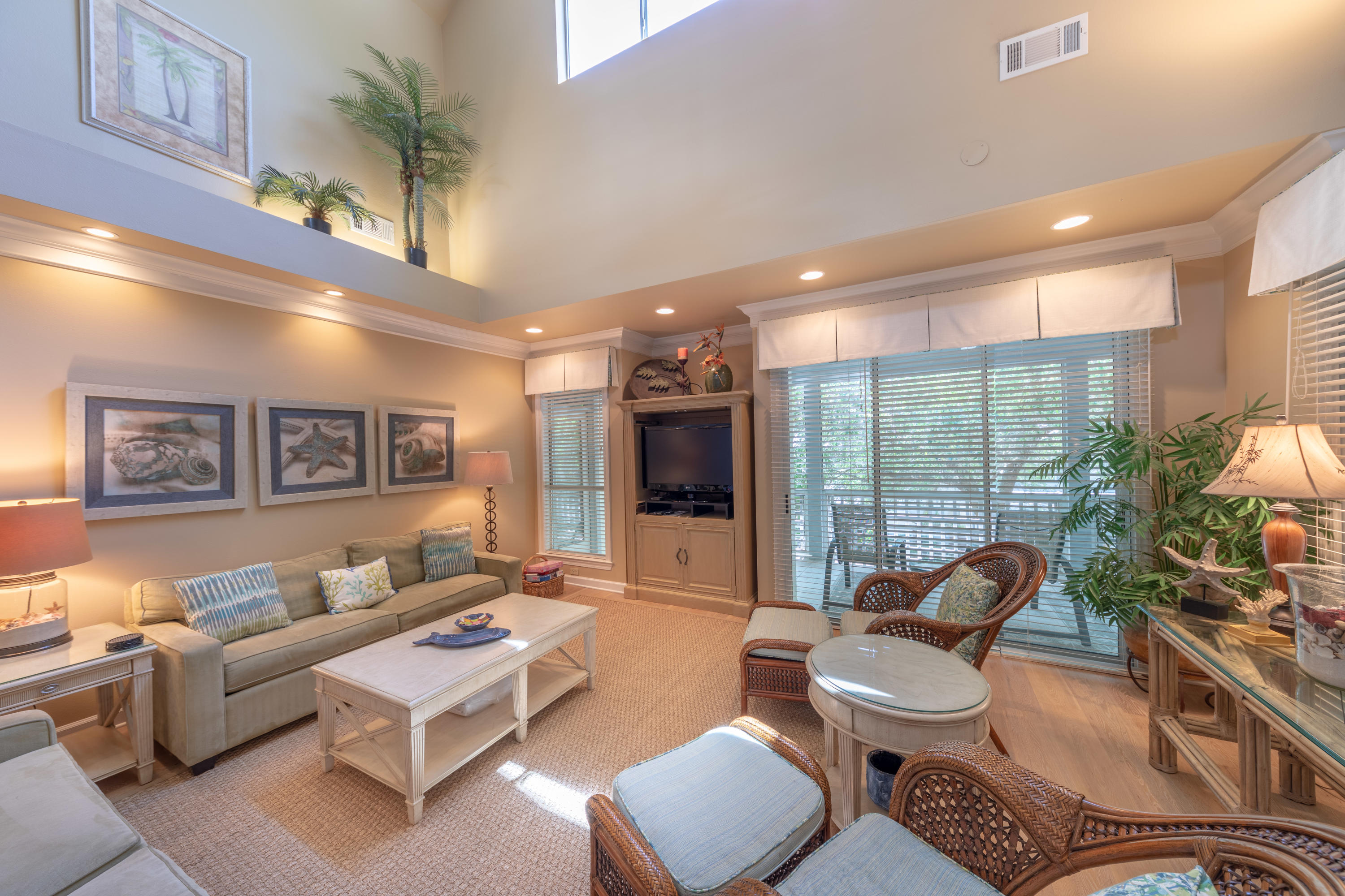 HIDDEN DUNES BEACH VILLAS - Residential