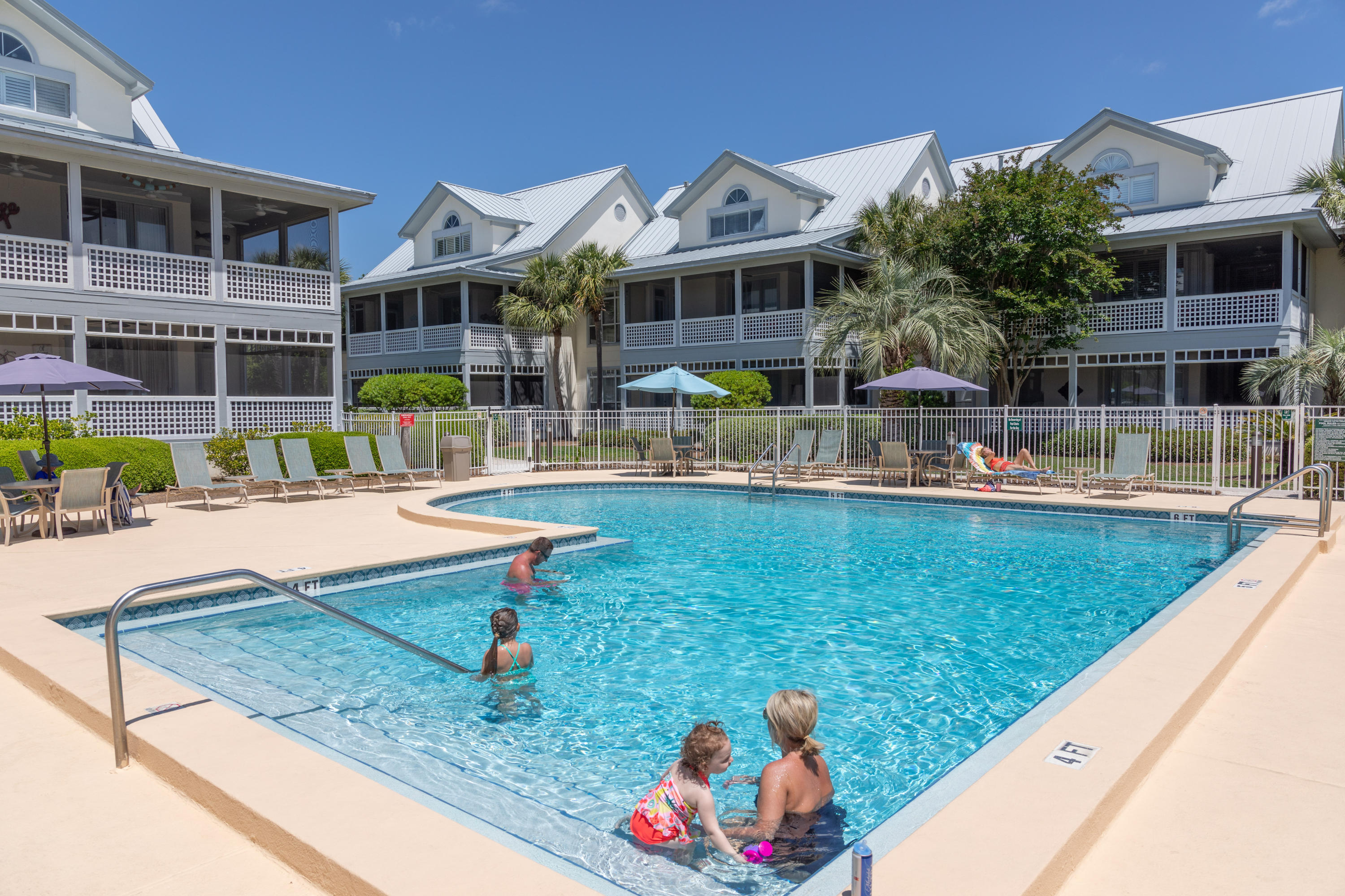 HIDDEN DUNES BEACH VILLAS - Residential