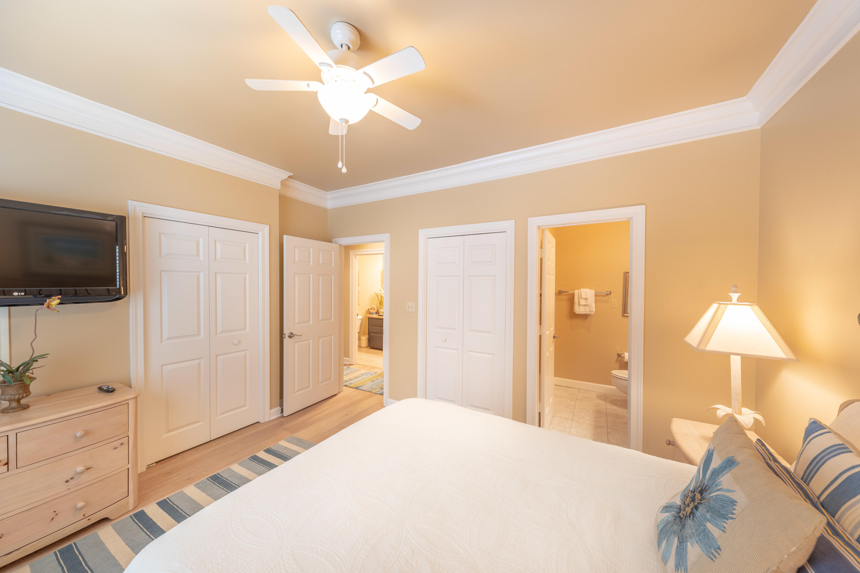 HIDDEN DUNES BEACH VILLAS - Residential