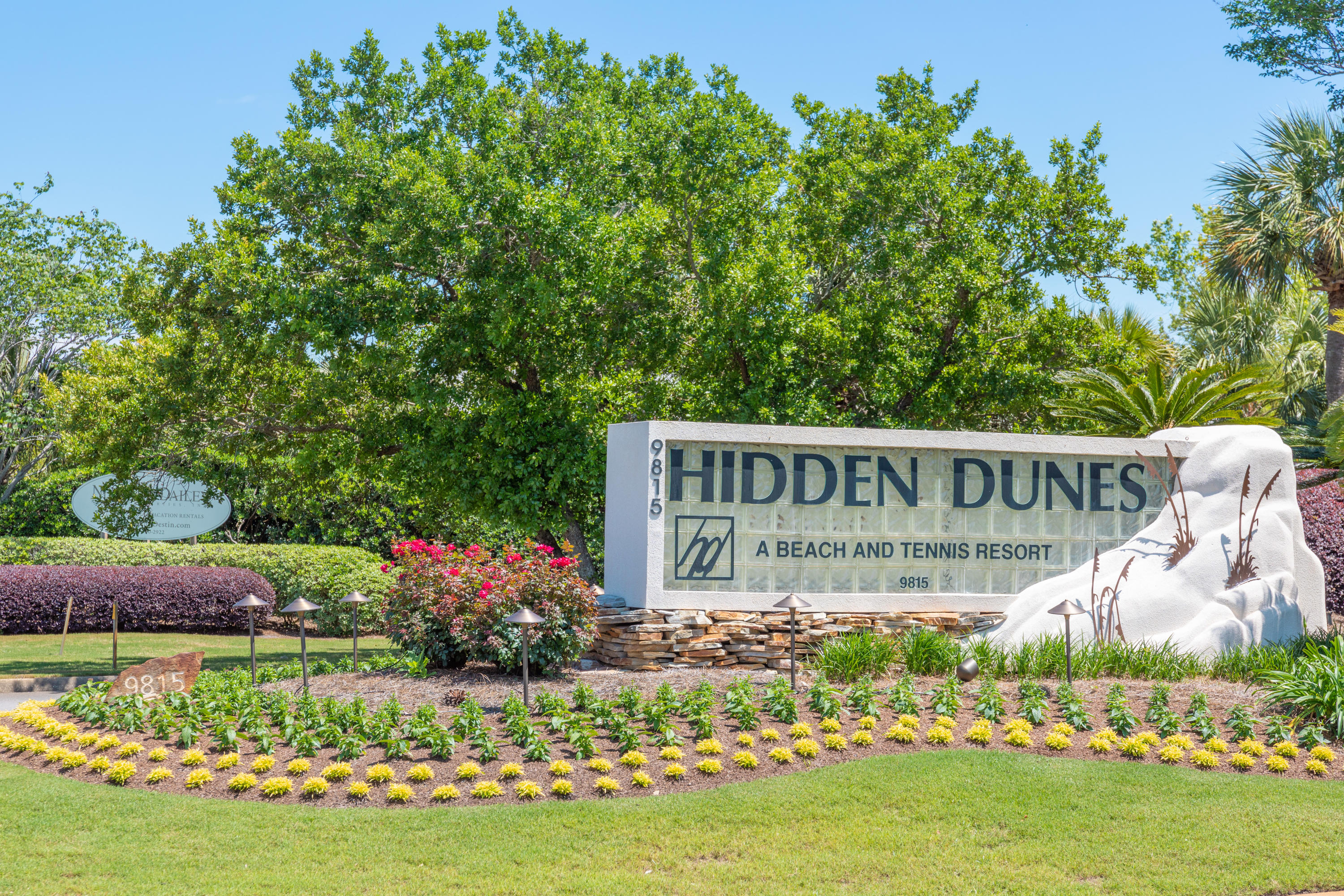 HIDDEN DUNES BEACH VILLAS - Residential