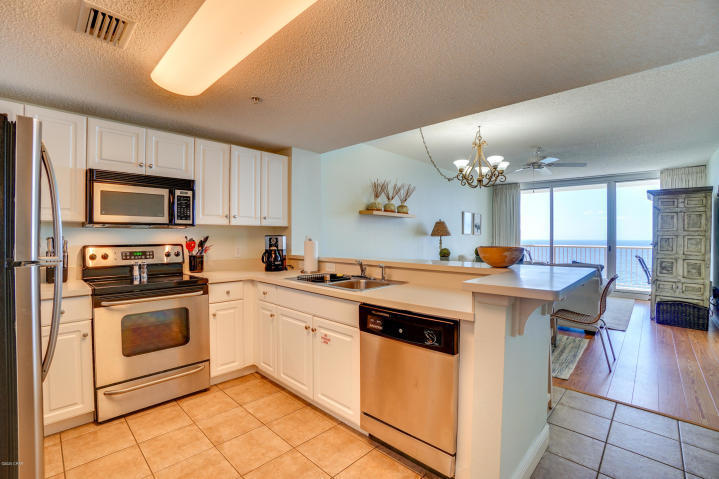 MAJESTIC BEACH TOWERS I - Residential