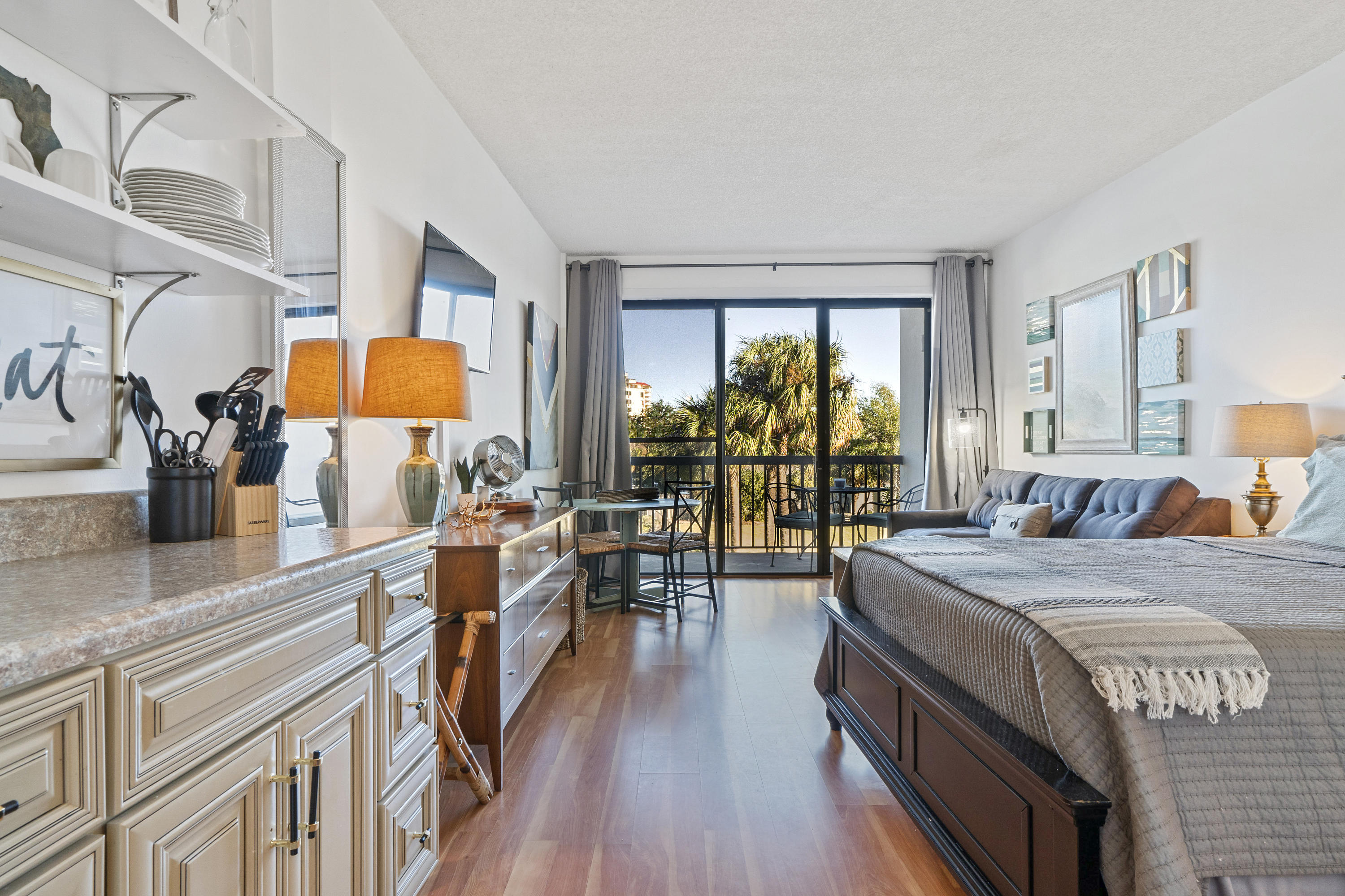 PIRATES BAY PH 1 - Residential