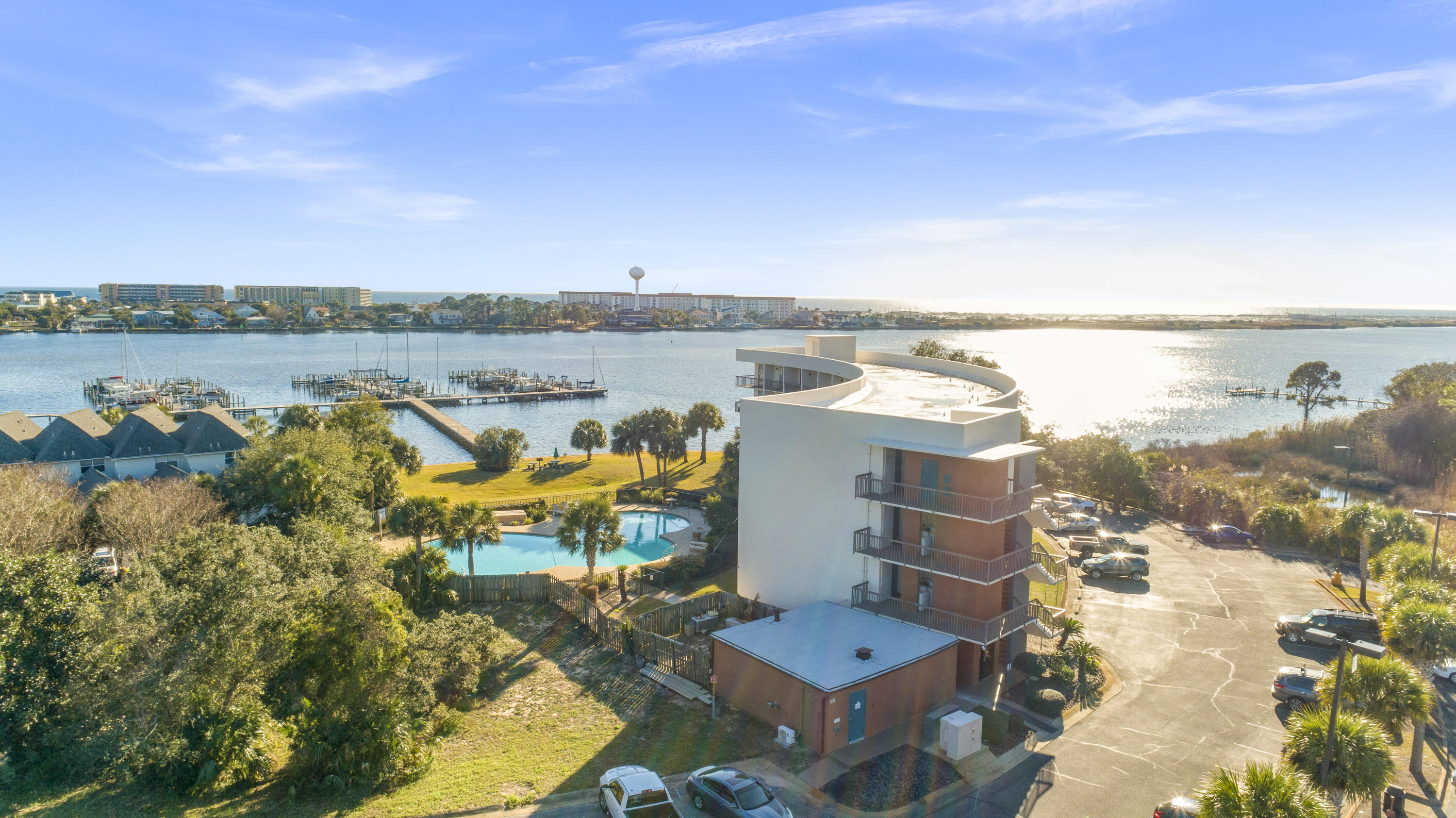 PIRATES BAY PH 1 - Residential