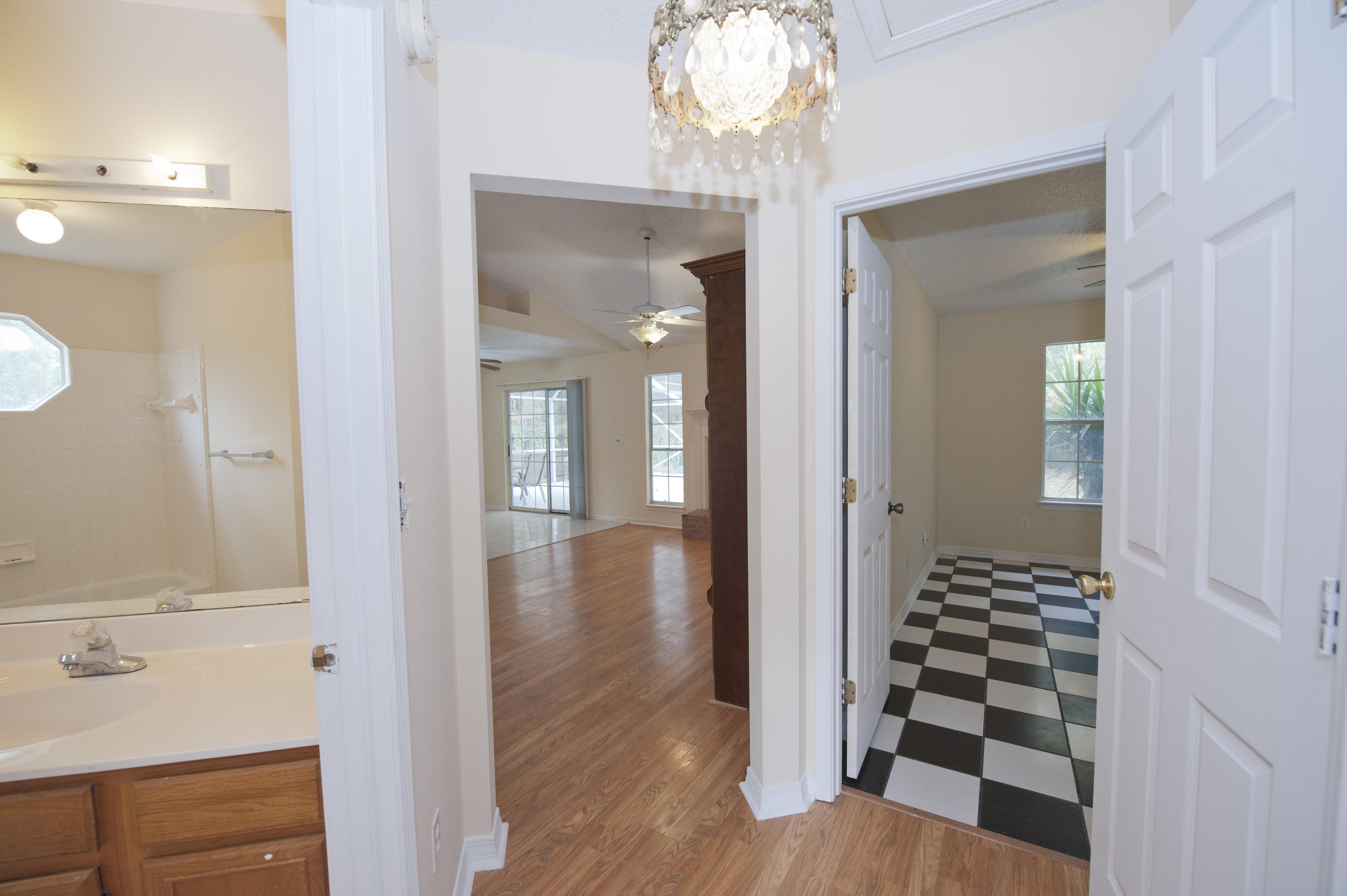 VALPARAISO PINECREST 6 - Residential