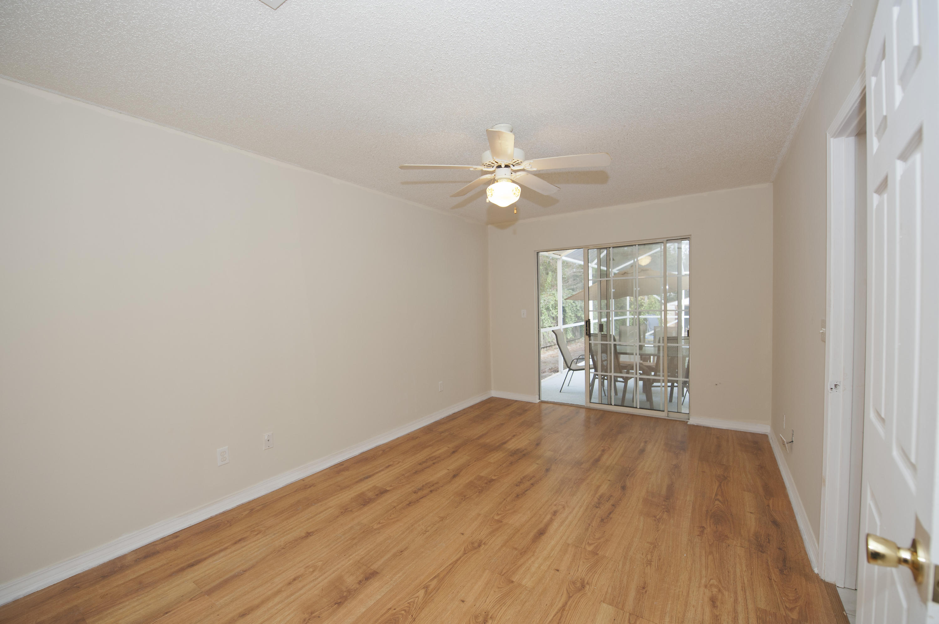 VALPARAISO PINECREST 6 - Residential