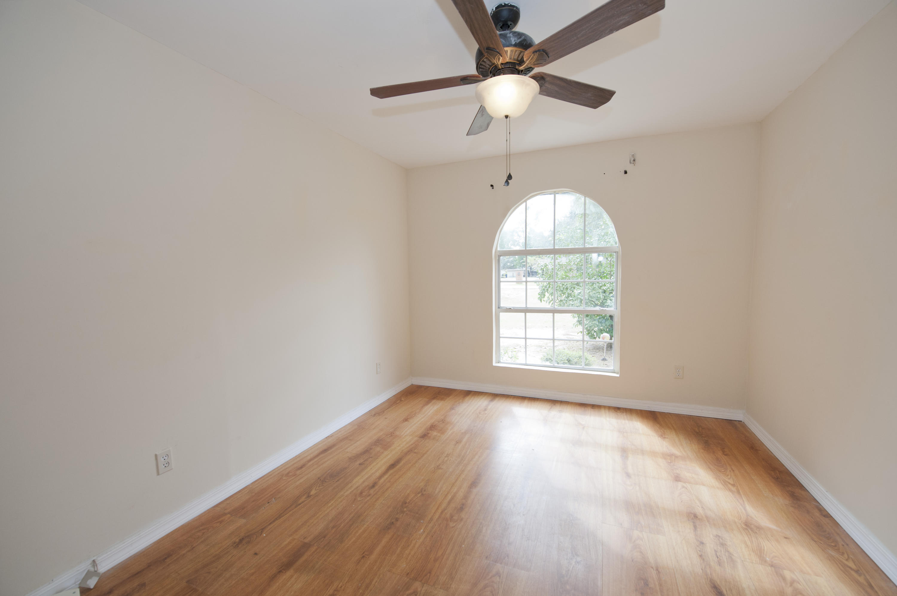 VALPARAISO PINECREST 6 - Residential