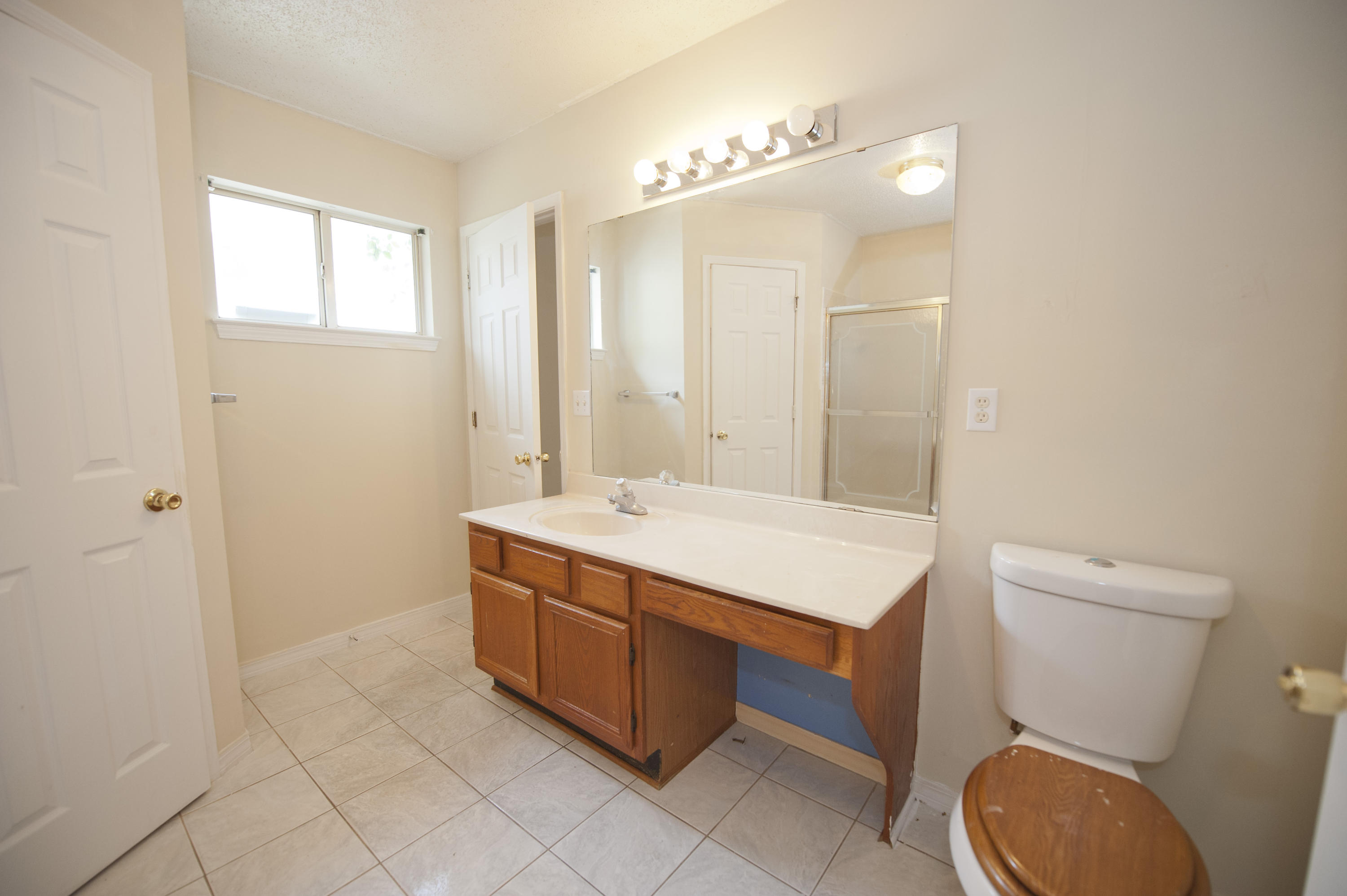 VALPARAISO PINECREST 6 - Residential