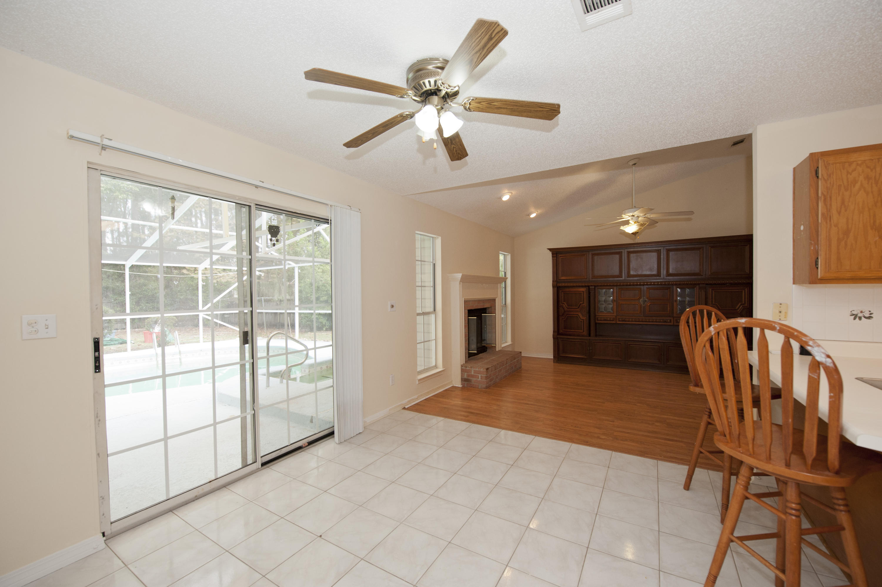 VALPARAISO PINECREST 6 - Residential