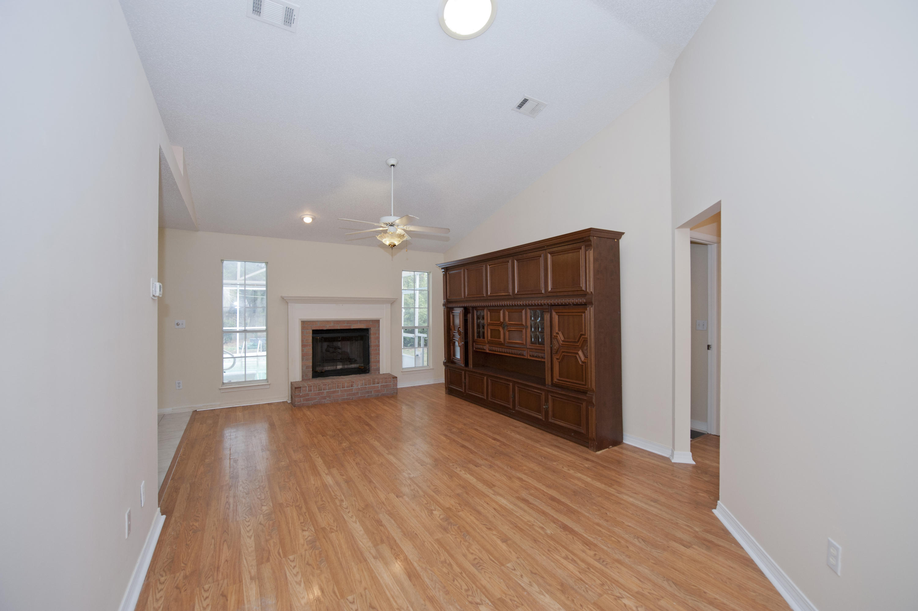 VALPARAISO PINECREST 6 - Residential