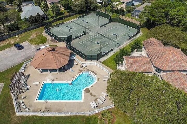 Emerald Bay - Residential Lease