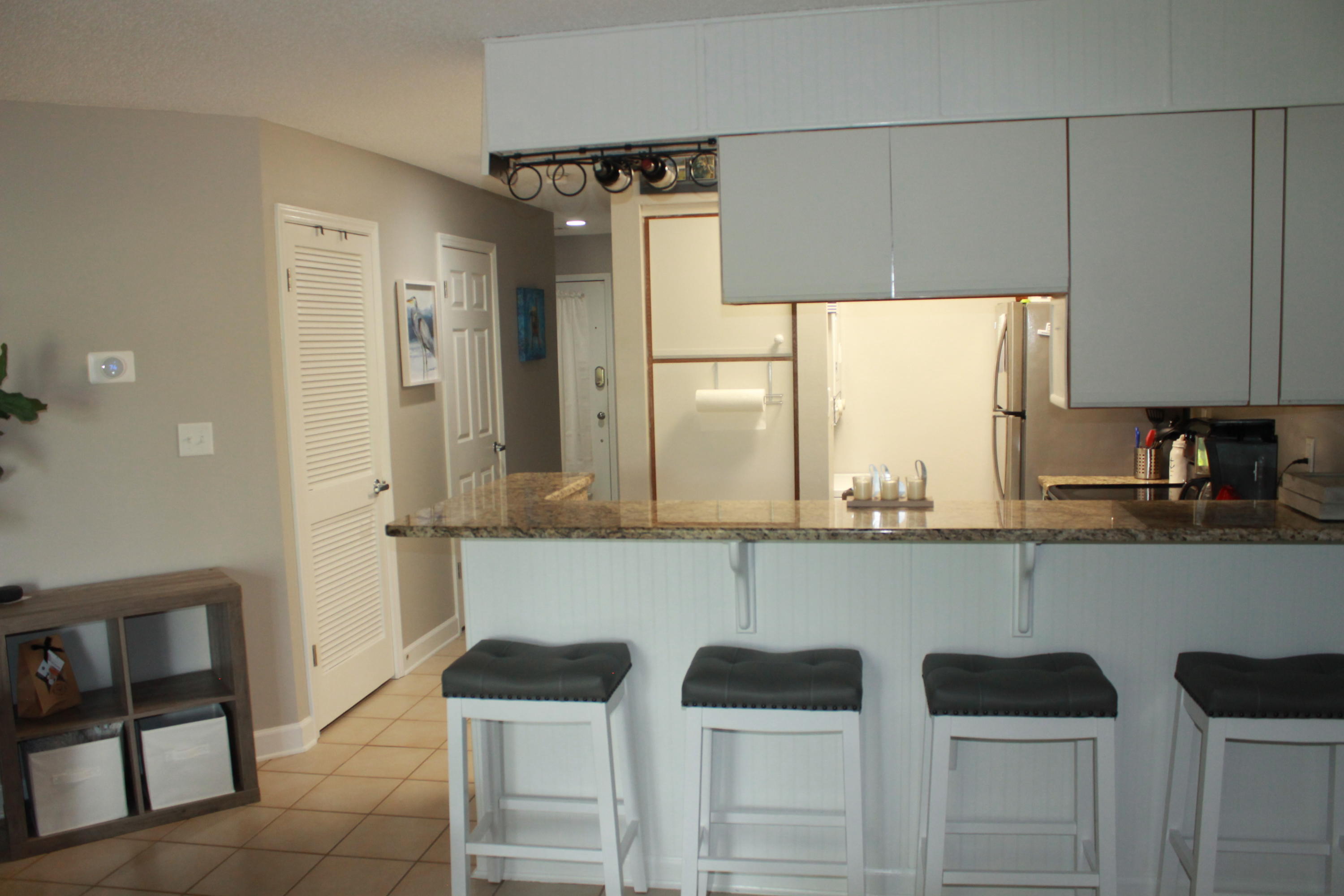 LAKESIDE CONDO AT BLUEWATER BAY - Residential