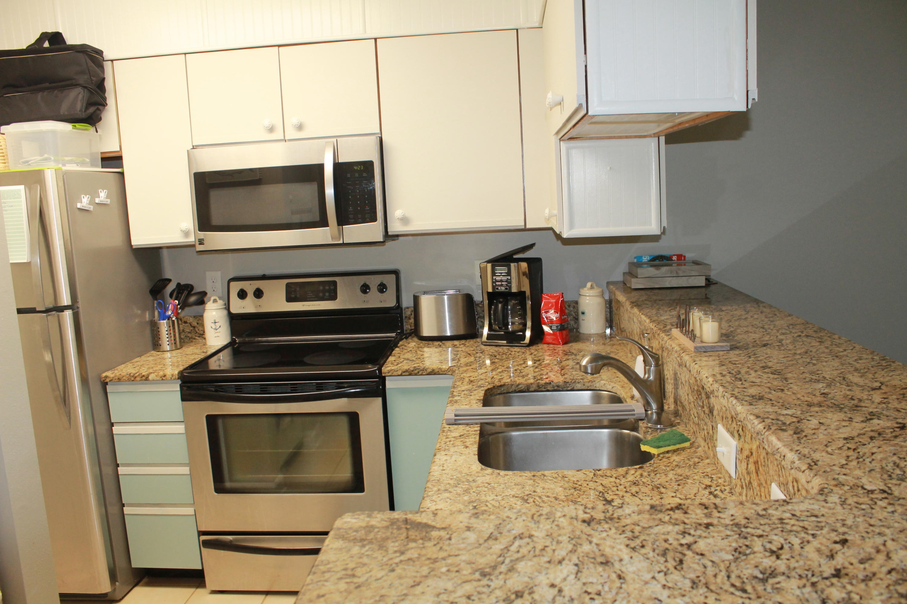 LAKESIDE CONDO AT BLUEWATER BAY - Residential