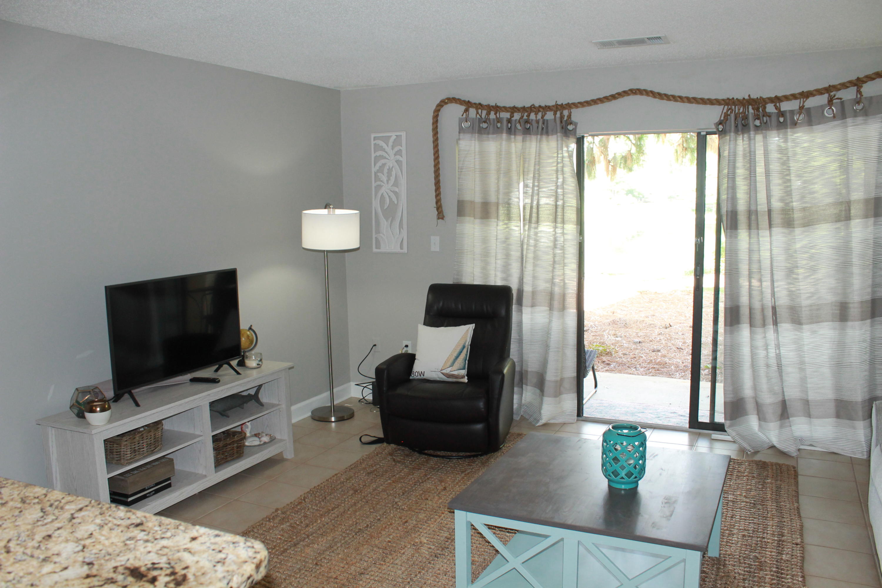 LAKESIDE CONDO AT BLUEWATER BAY - Residential