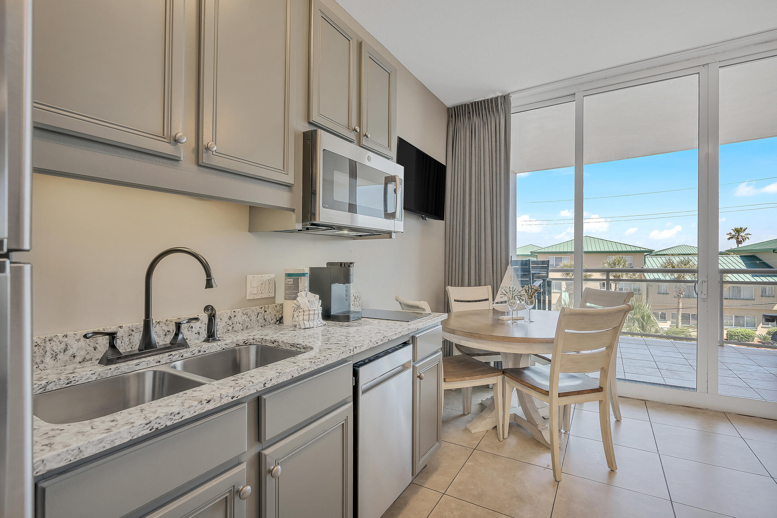 DESTIN WEST GULFSIDE VILLAS - Residential