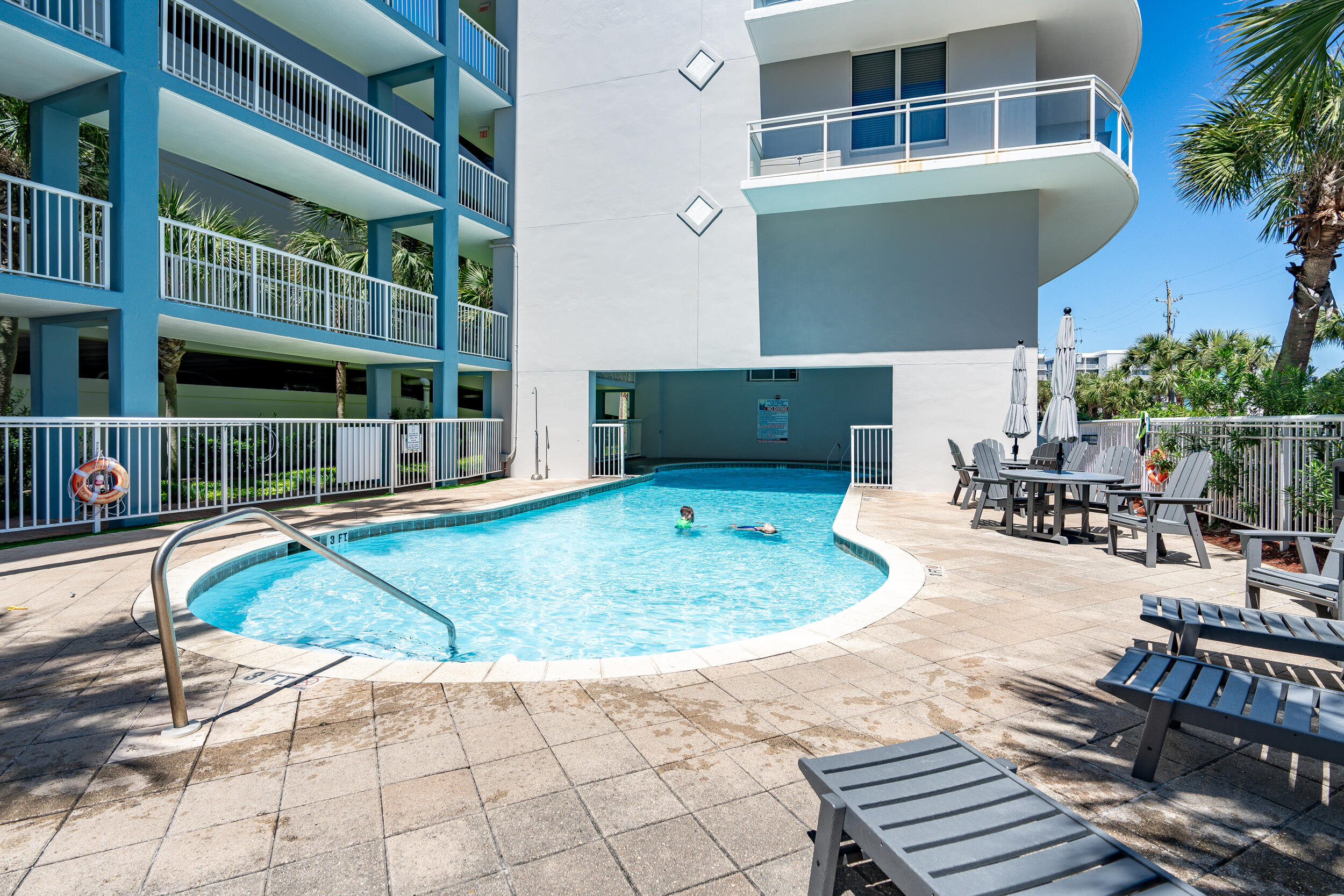 DESTIN WEST GULFSIDE VILLAS - Residential