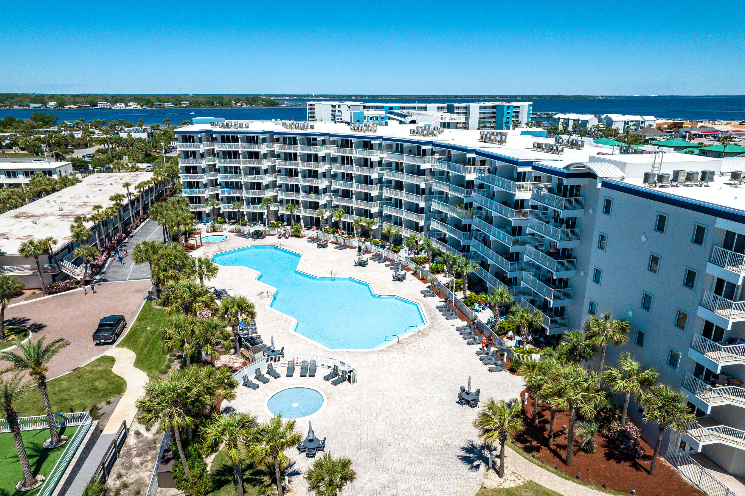 DESTIN WEST GULFSIDE VILLAS - Residential