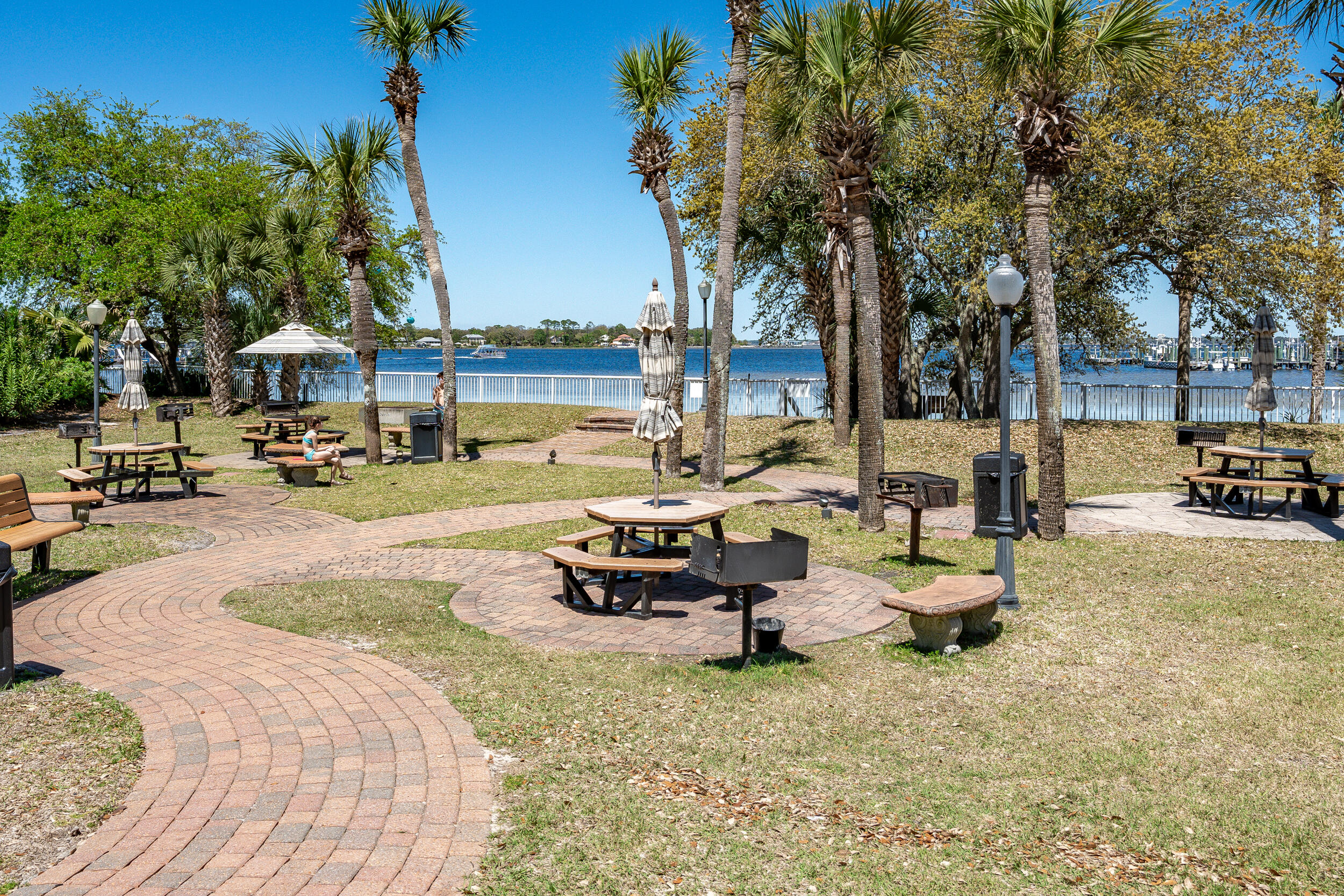 DESTIN WEST GULFSIDE VILLAS - Residential