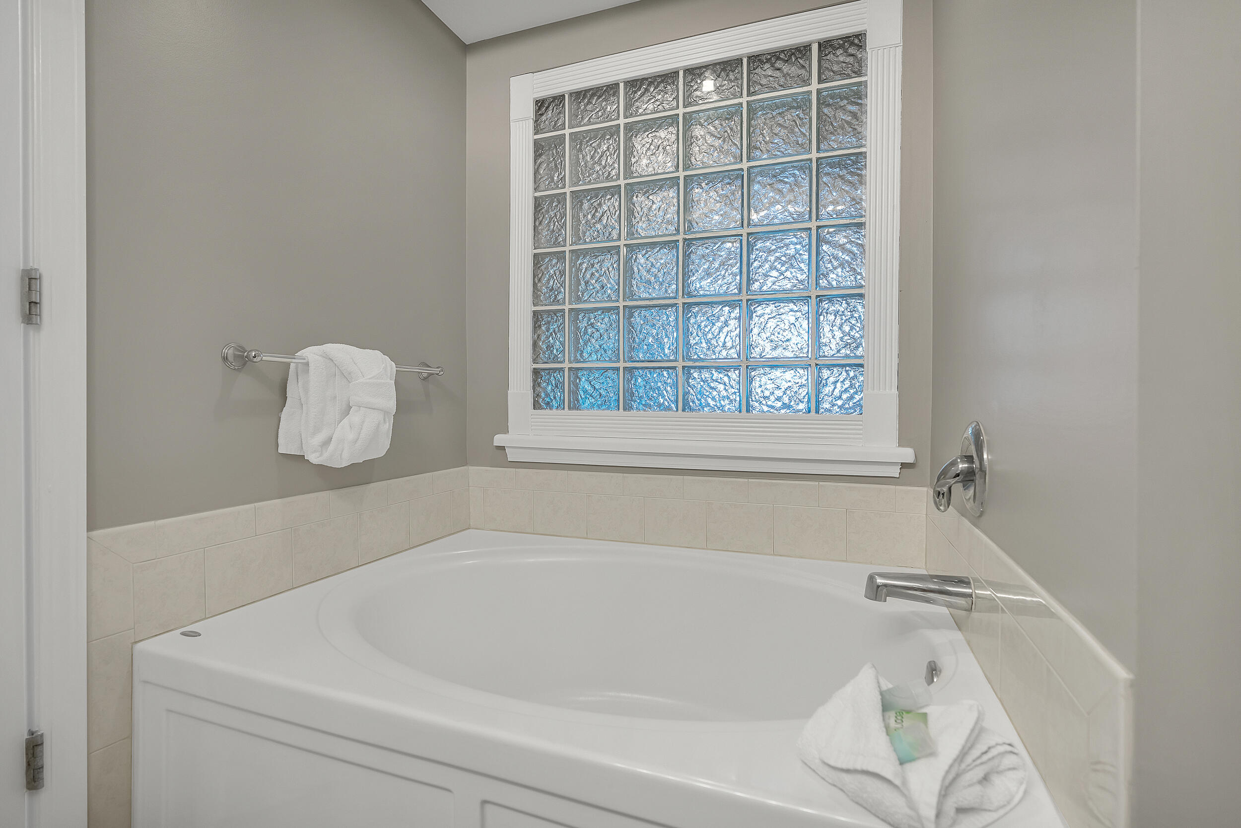 DESTIN WEST GULFSIDE VILLAS - Residential
