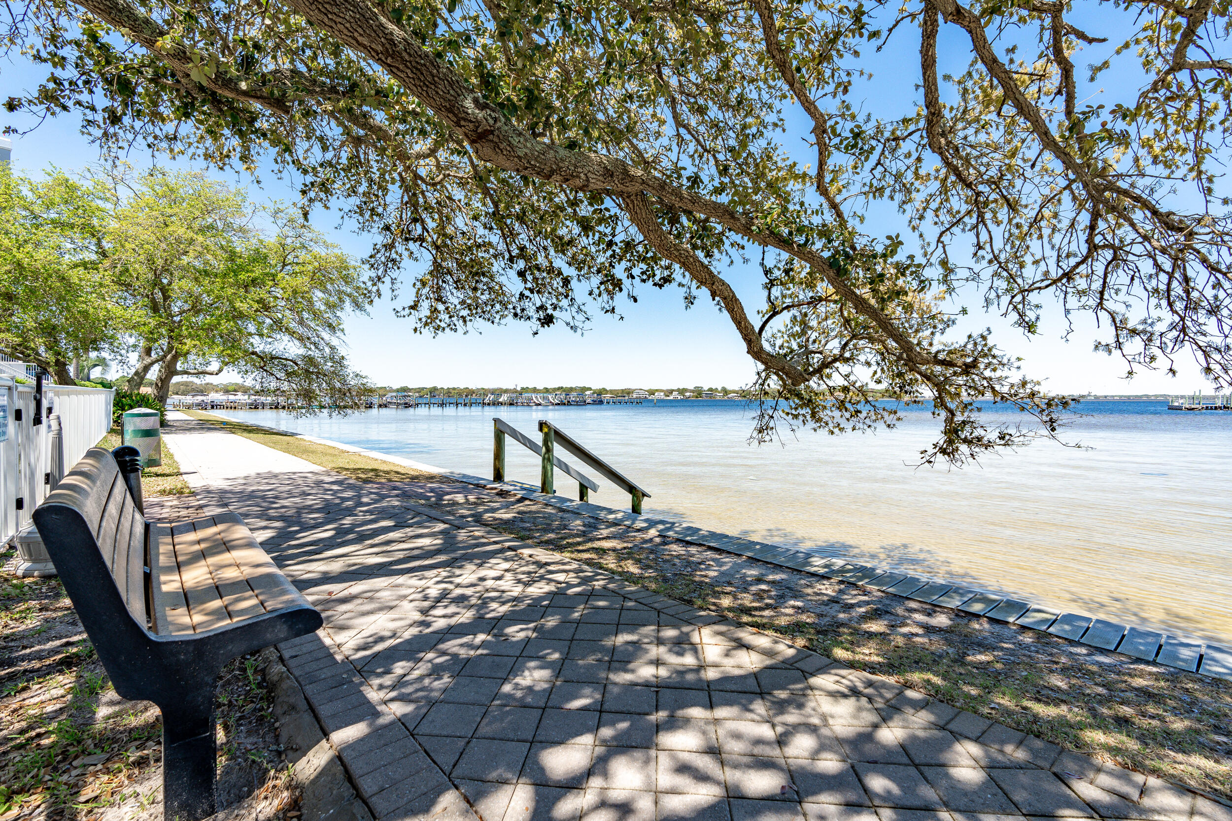 DESTIN WEST GULFSIDE VILLAS - Residential