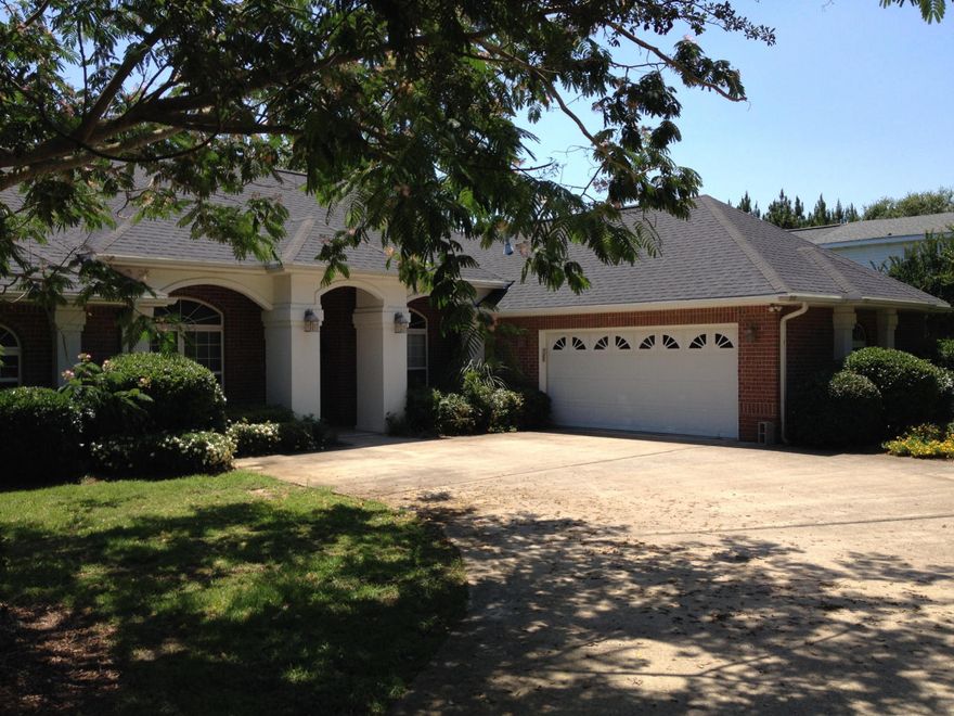 Rare opportunity to rent in the sought after Community of Magnolia Plantation
Of Bluewater Bay. This home boasts 3 large bedrooms and 2-1/2 baths, plus a study. Enjoy breath taking sunsets over the beautiful lake in your own backyard while relaxing on the screened in porch. Life doesn't get much better! This wont last long. Call now for your own private viewing!