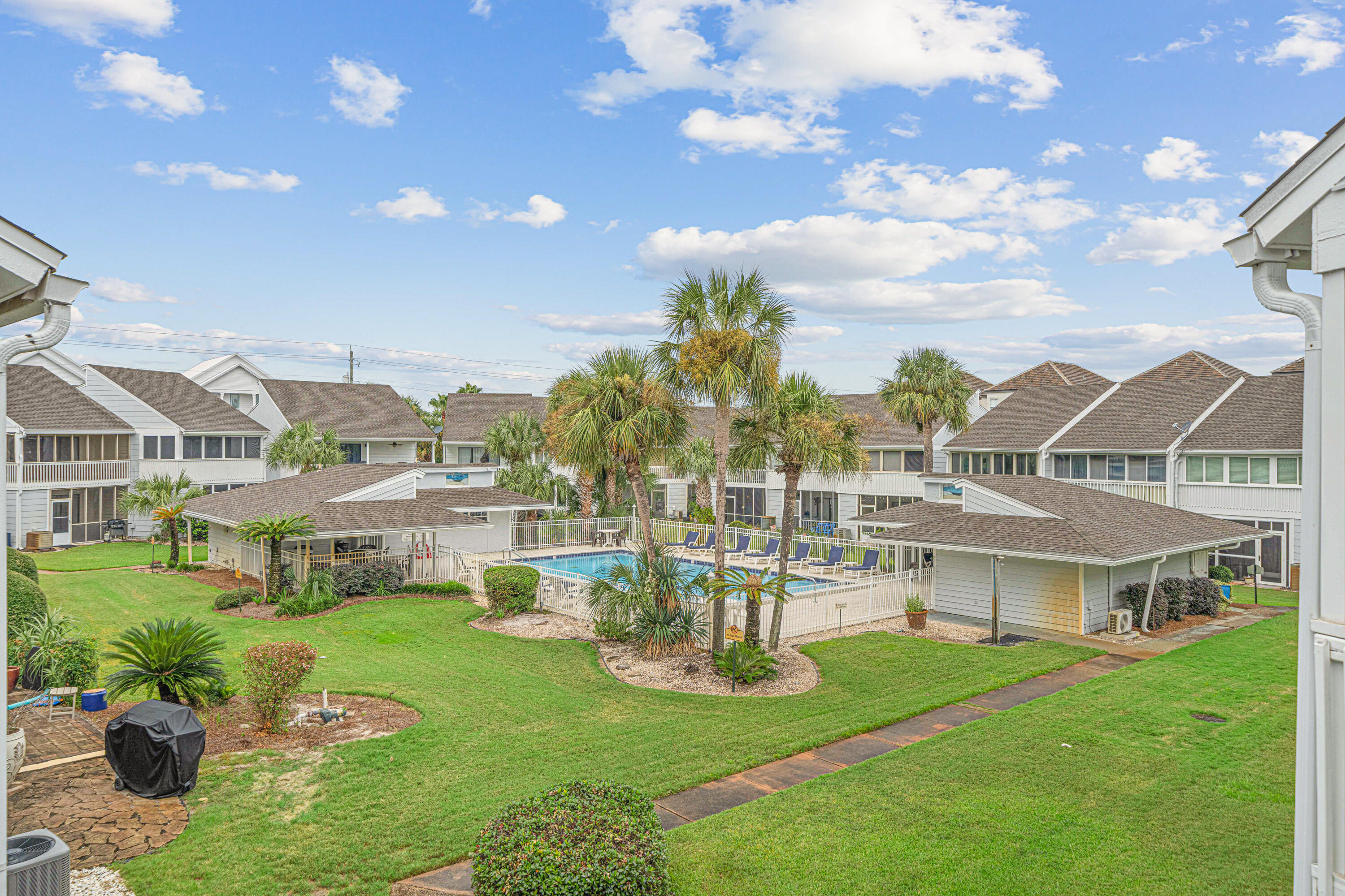 MISTY COVE T/H PH 2 - Residential