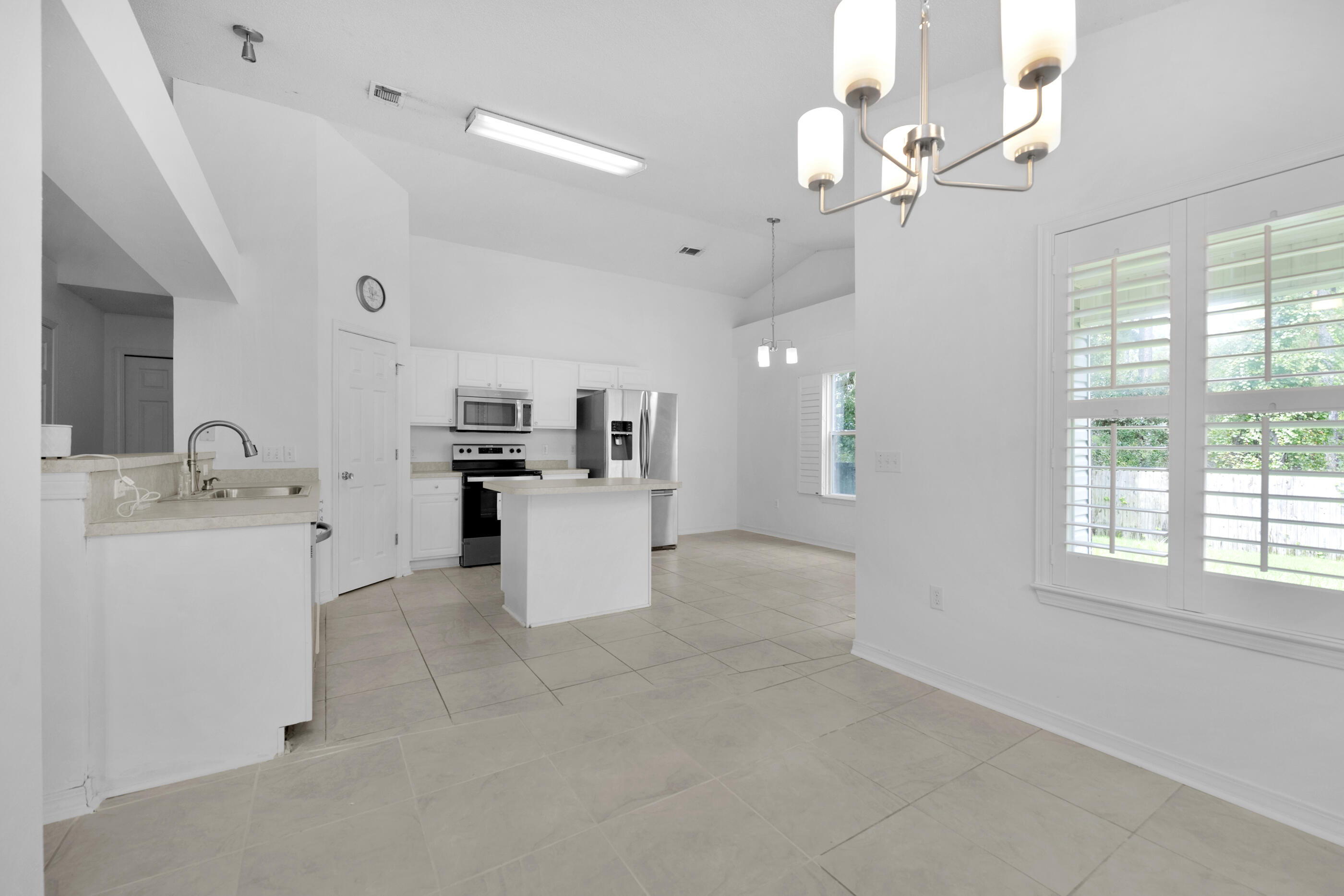 HIDDEN SHORES - Residential