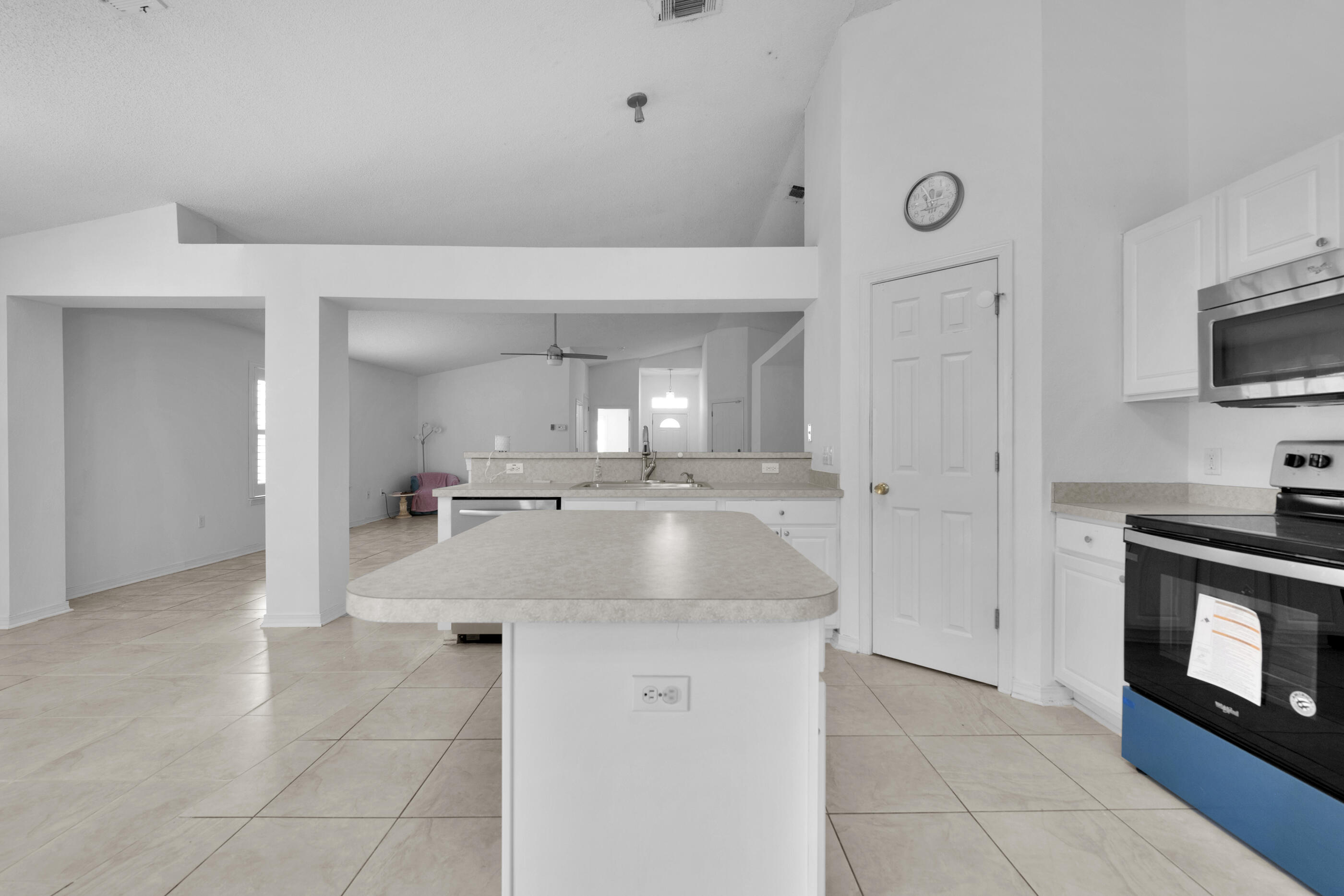 HIDDEN SHORES - Residential