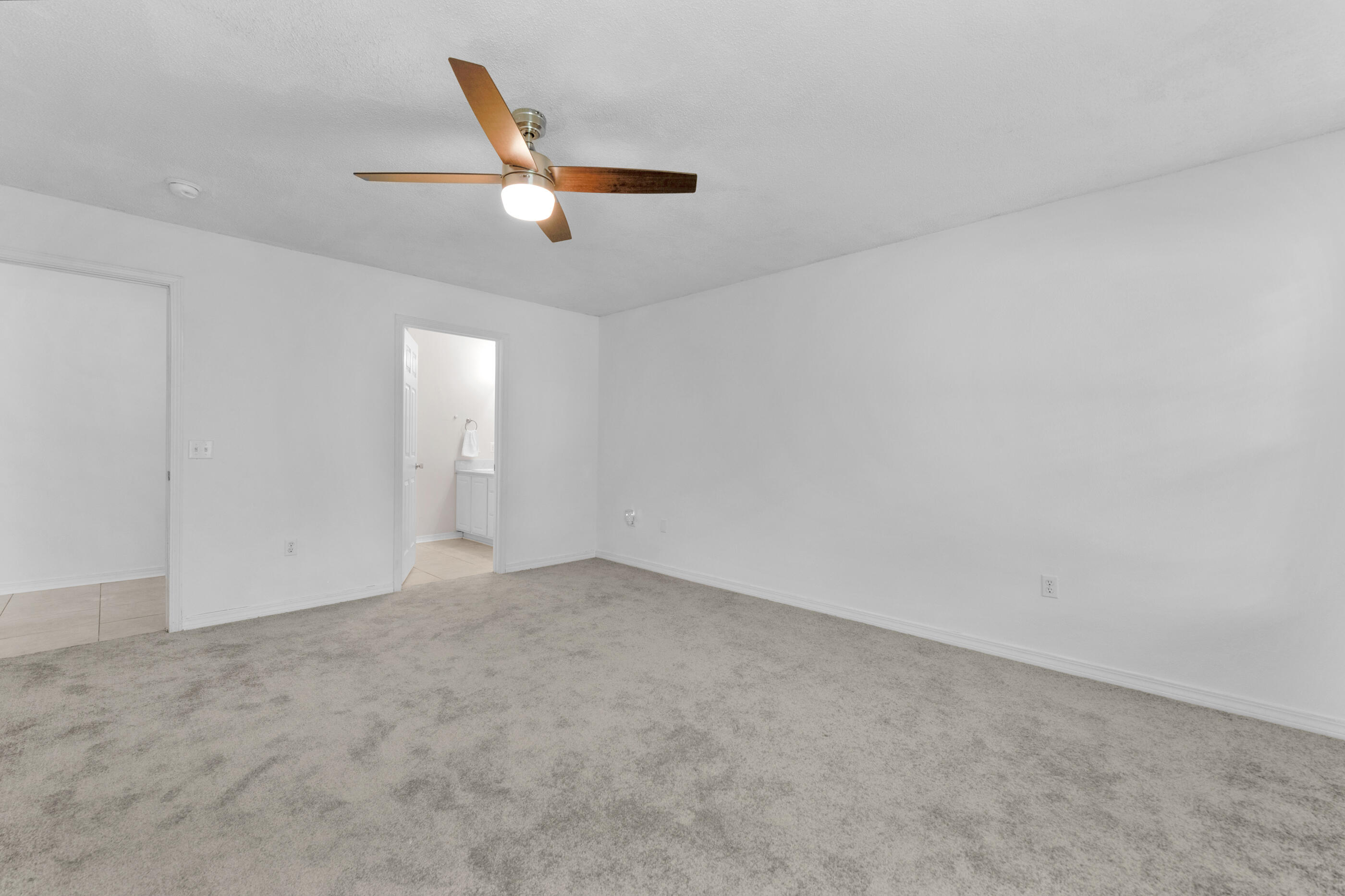 HIDDEN SHORES - Residential