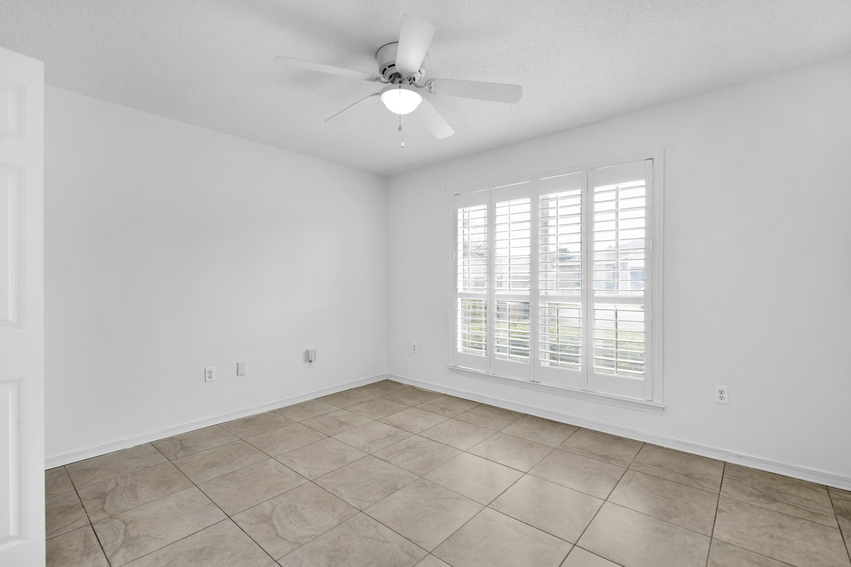 HIDDEN SHORES - Residential