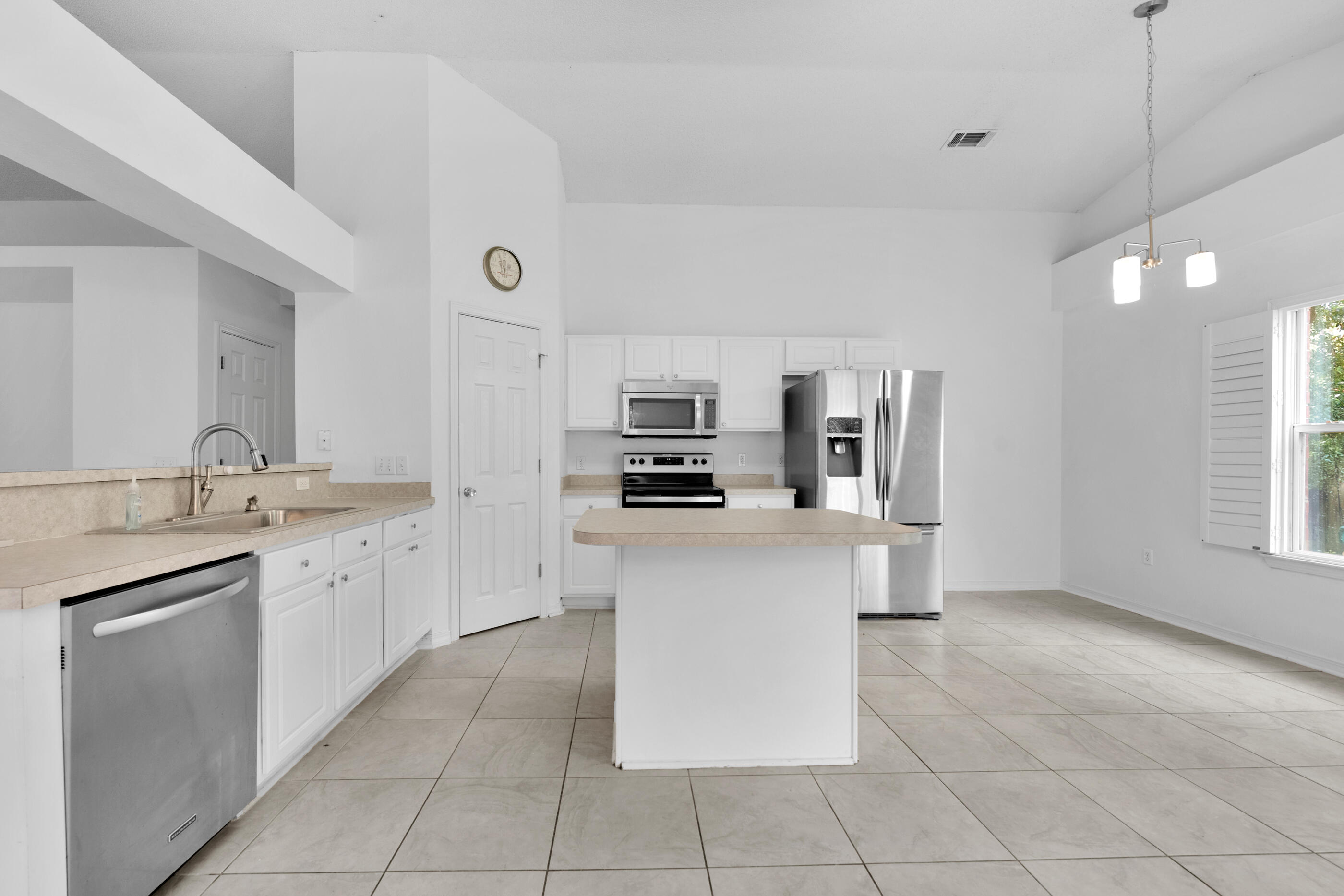 HIDDEN SHORES - Residential