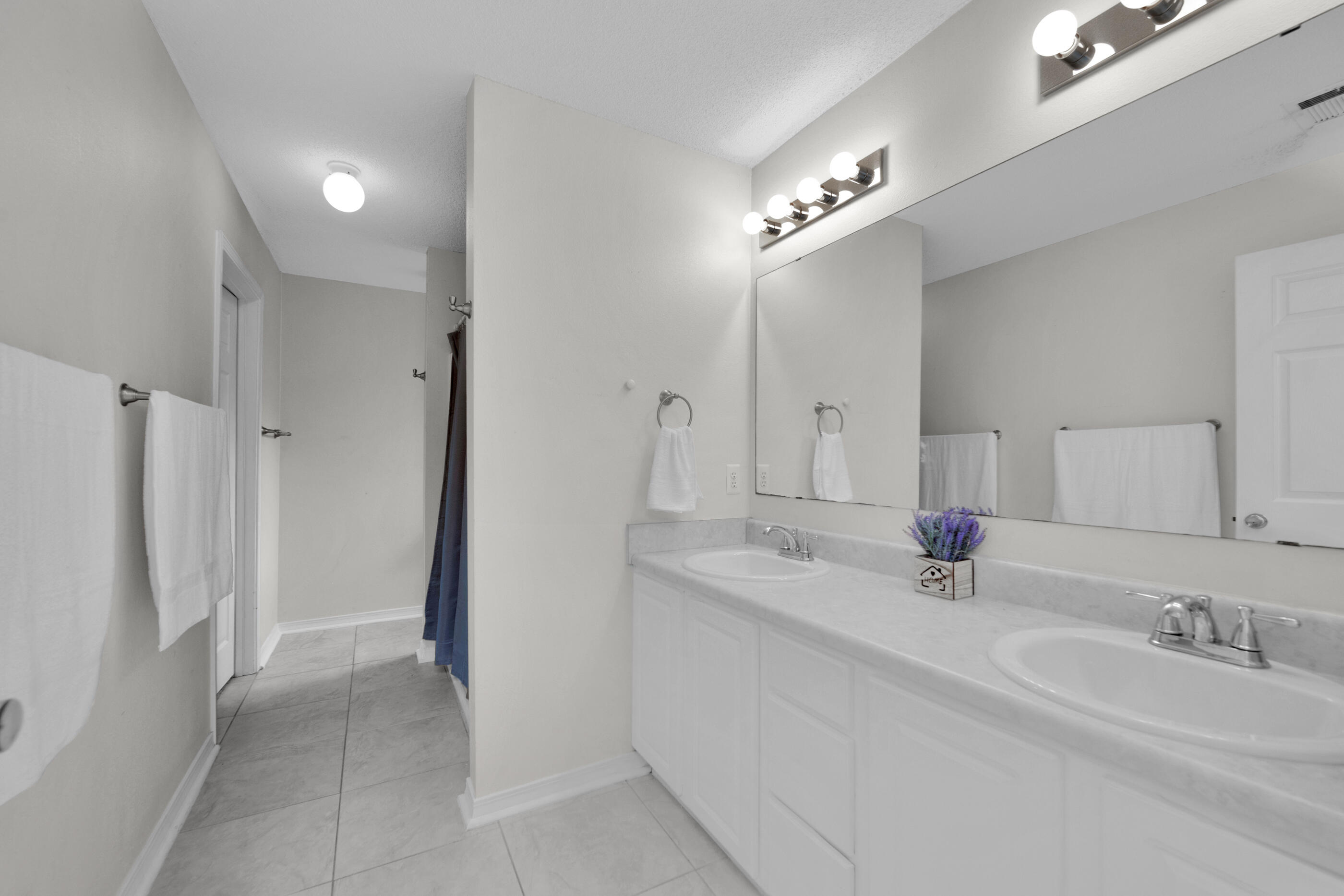 HIDDEN SHORES - Residential