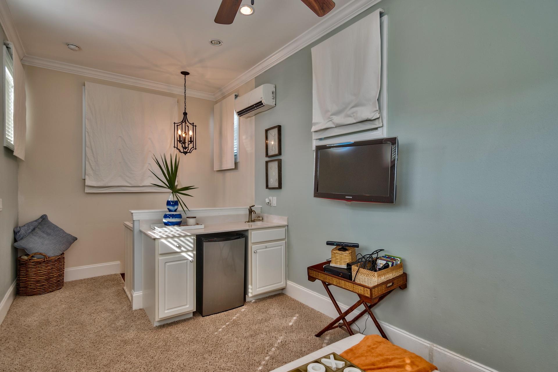 VILLAGE OF WHITE CLIFFS THE - Residential