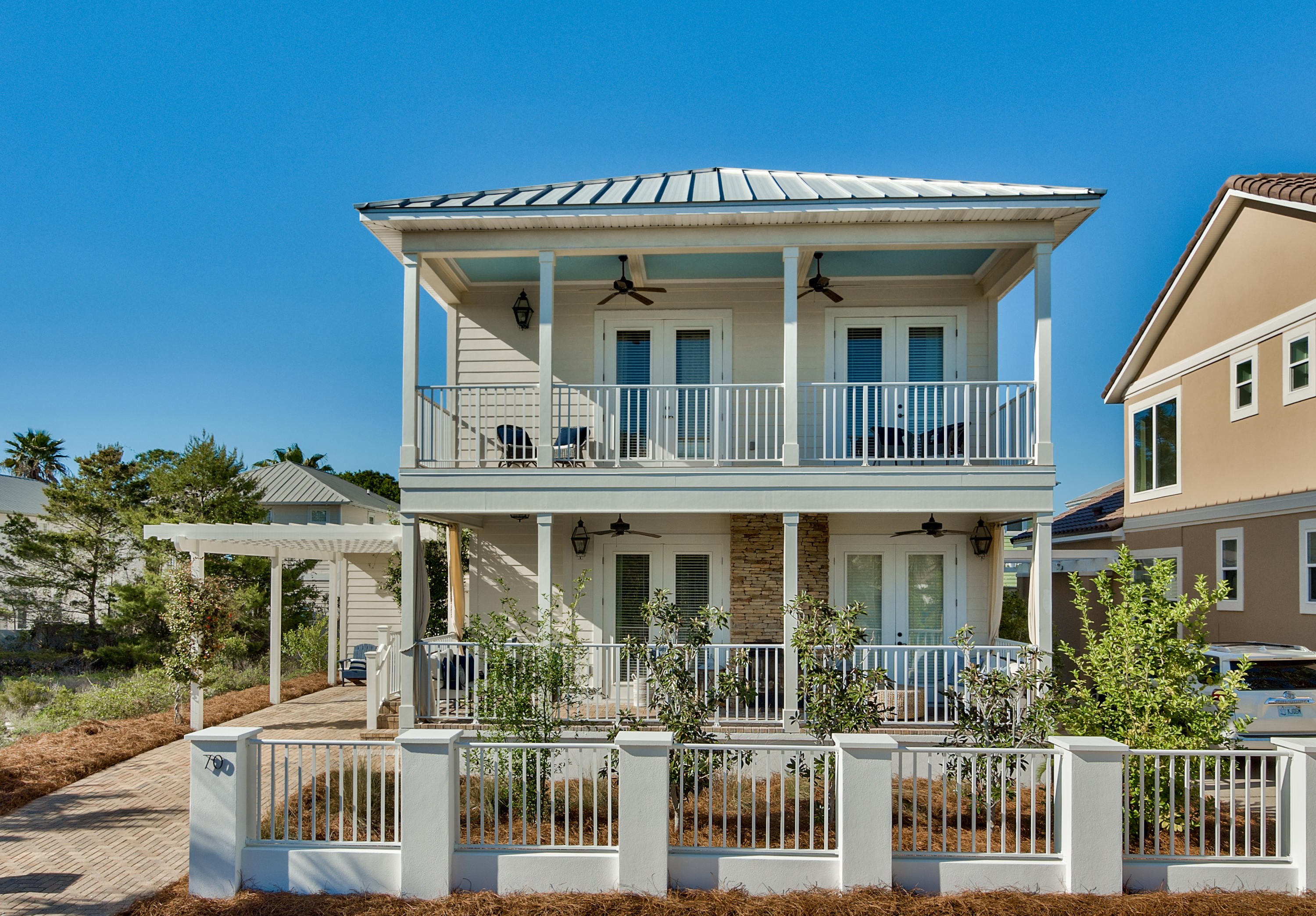 VILLAGE OF WHITE CLIFFS THE - Residential