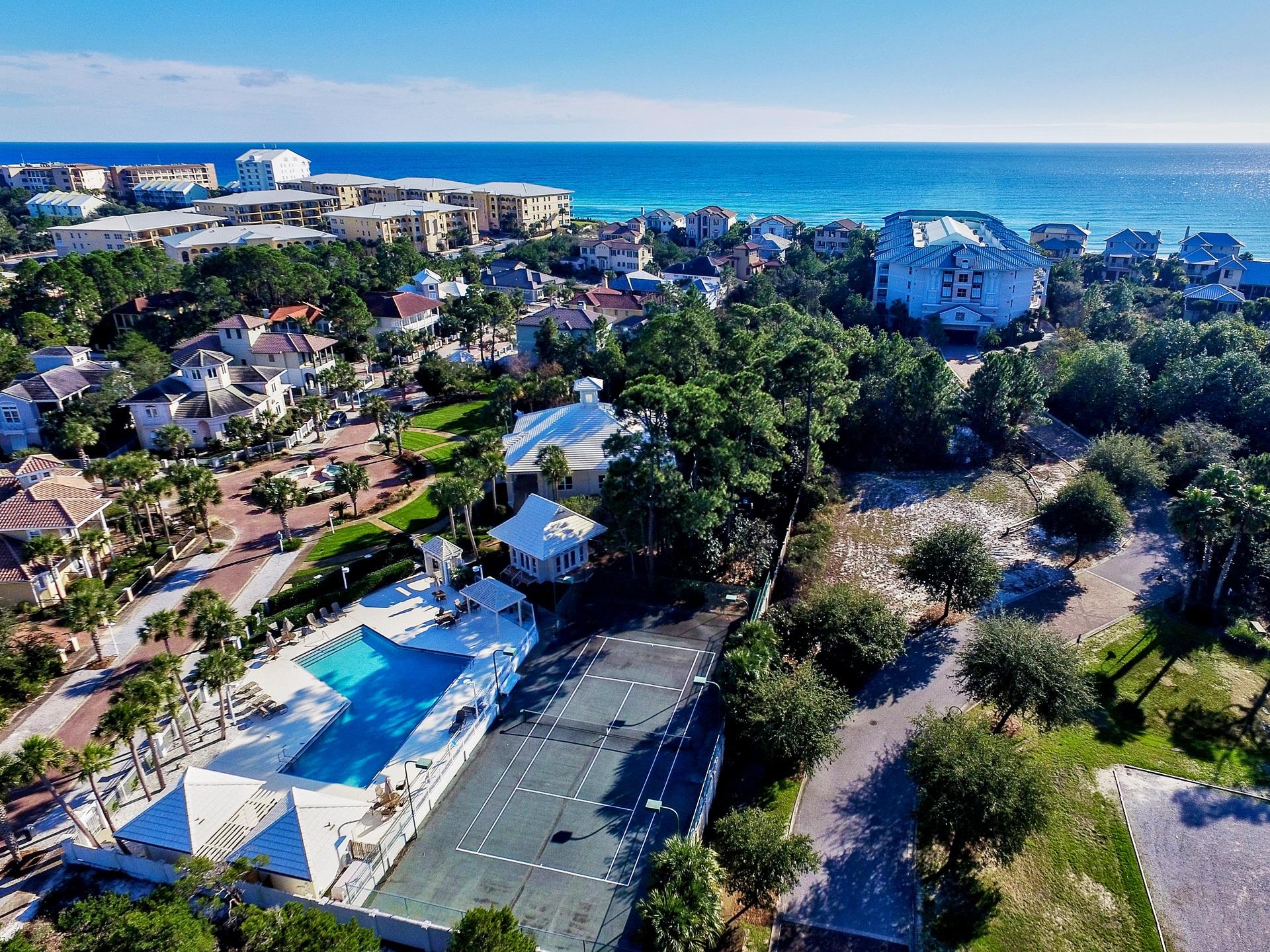 VILLAGE OF WHITE CLIFFS THE - Residential