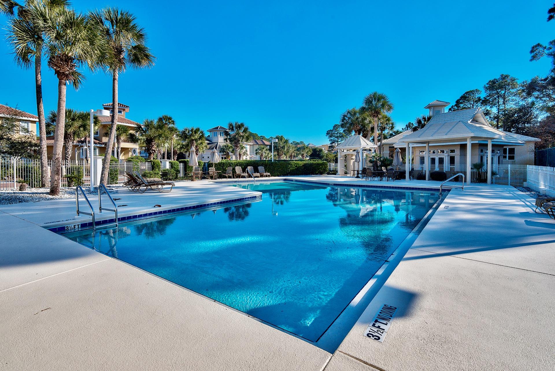 VILLAGE OF WHITE CLIFFS THE - Residential