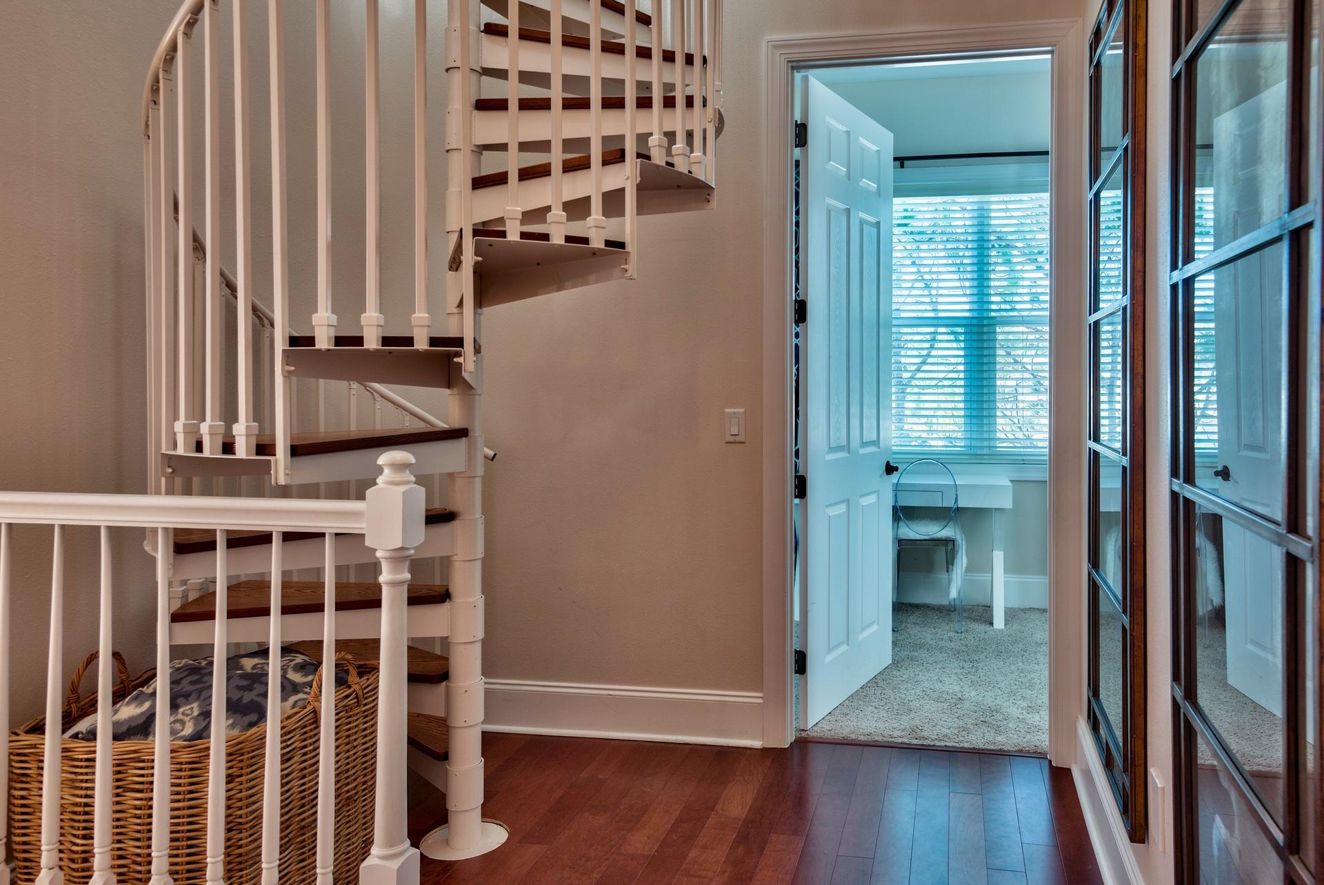 VILLAGE OF WHITE CLIFFS THE - Residential