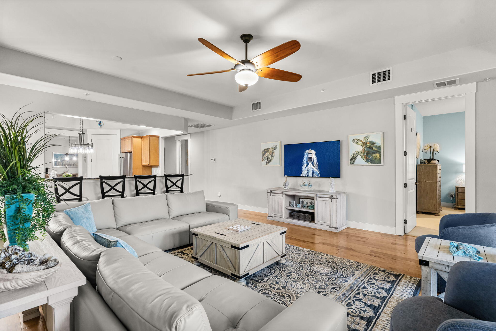 WILD HERON - CLUBSIDE II - Residential