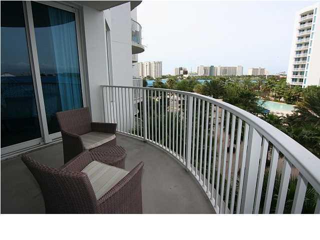 THE PALMS OF DESTIN - Residential Lease