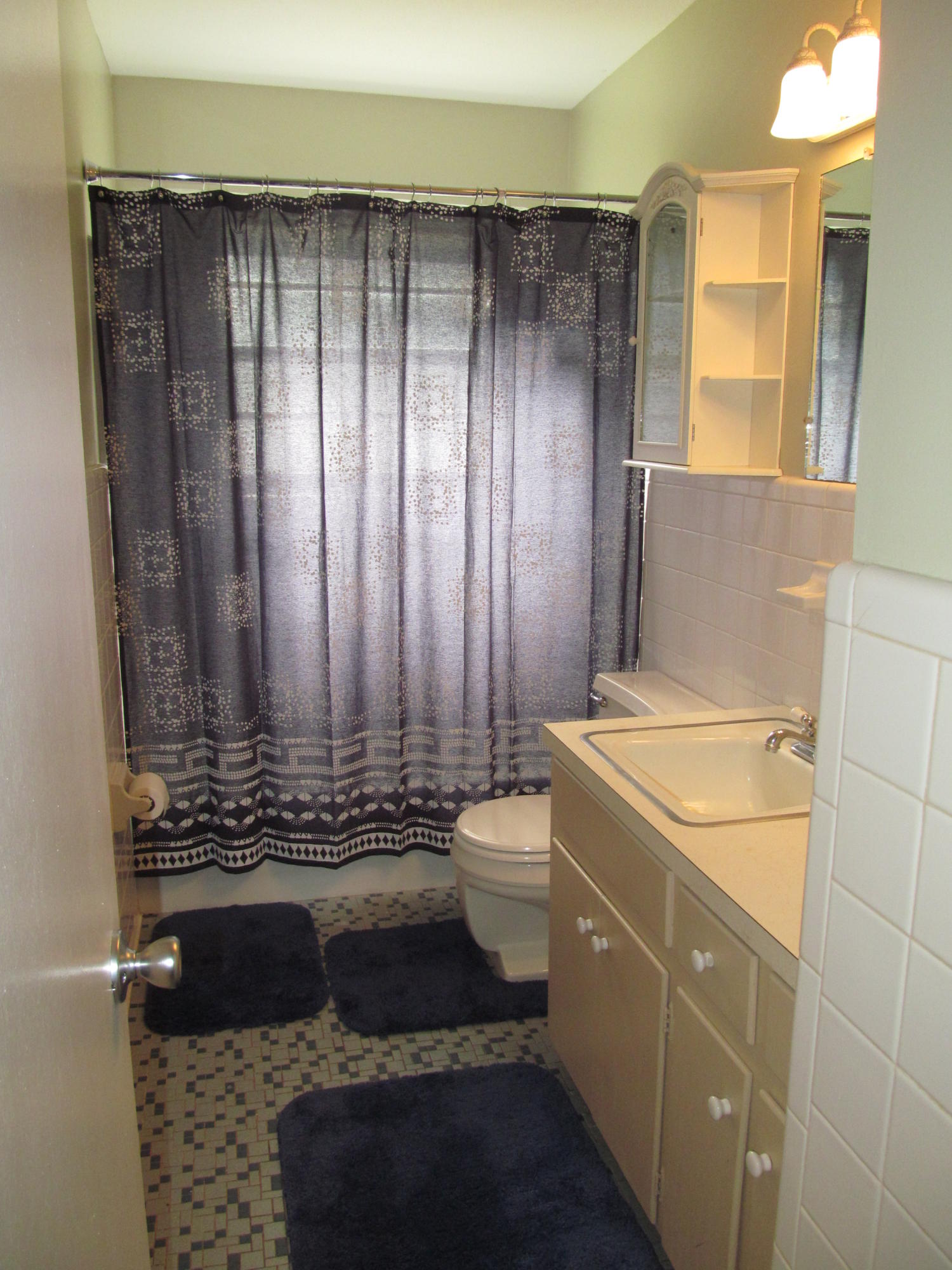 VESTA HEIGHTS 4TH ADDN - Residential Lease