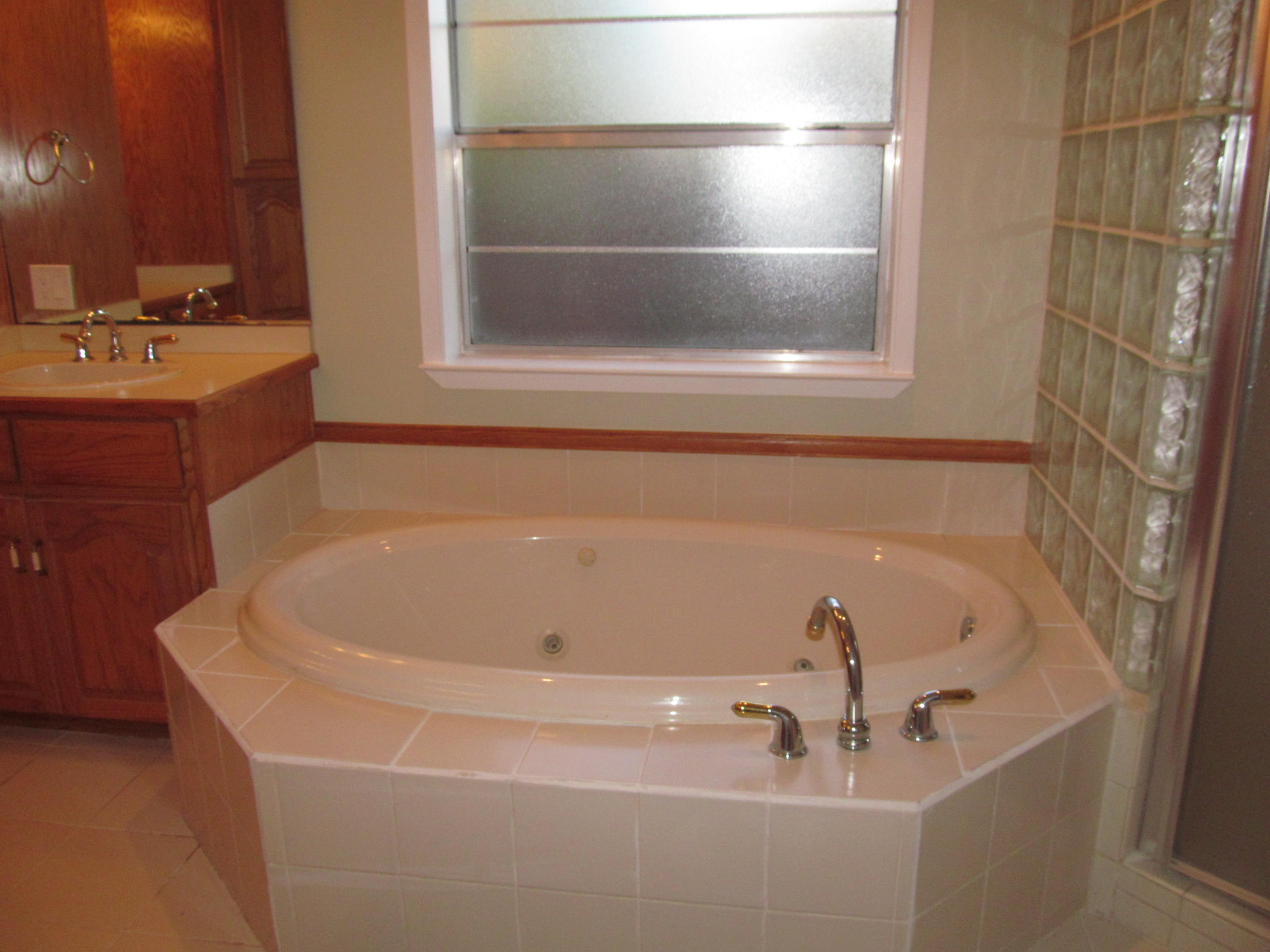 VESTA HEIGHTS 4TH ADDN - Residential Lease