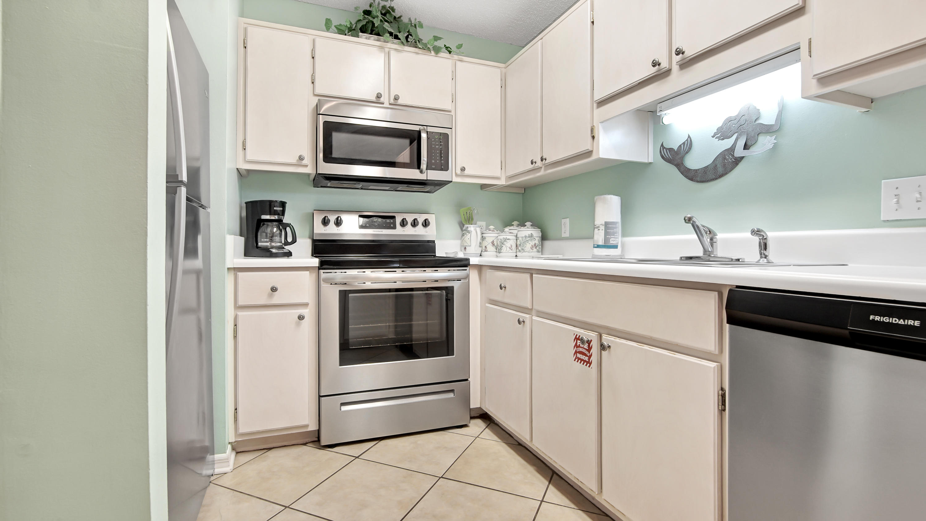 BEACHSIDE VILLAS CONDO - Residential