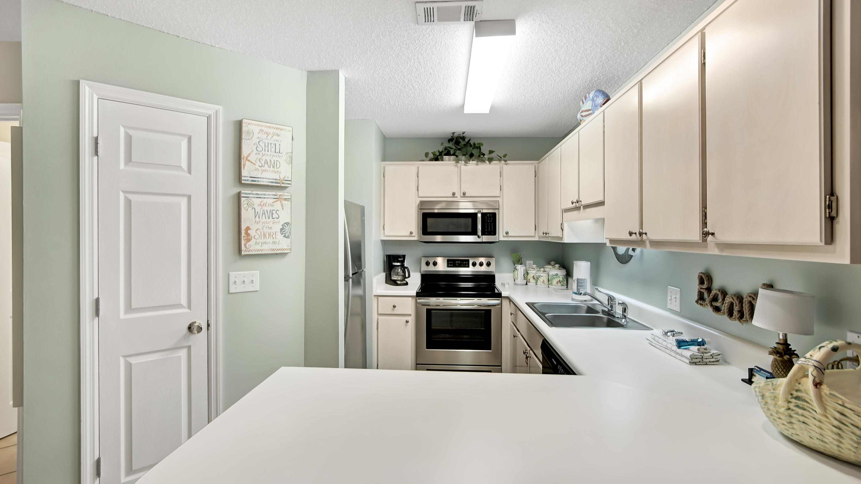 BEACHSIDE VILLAS CONDO - Residential