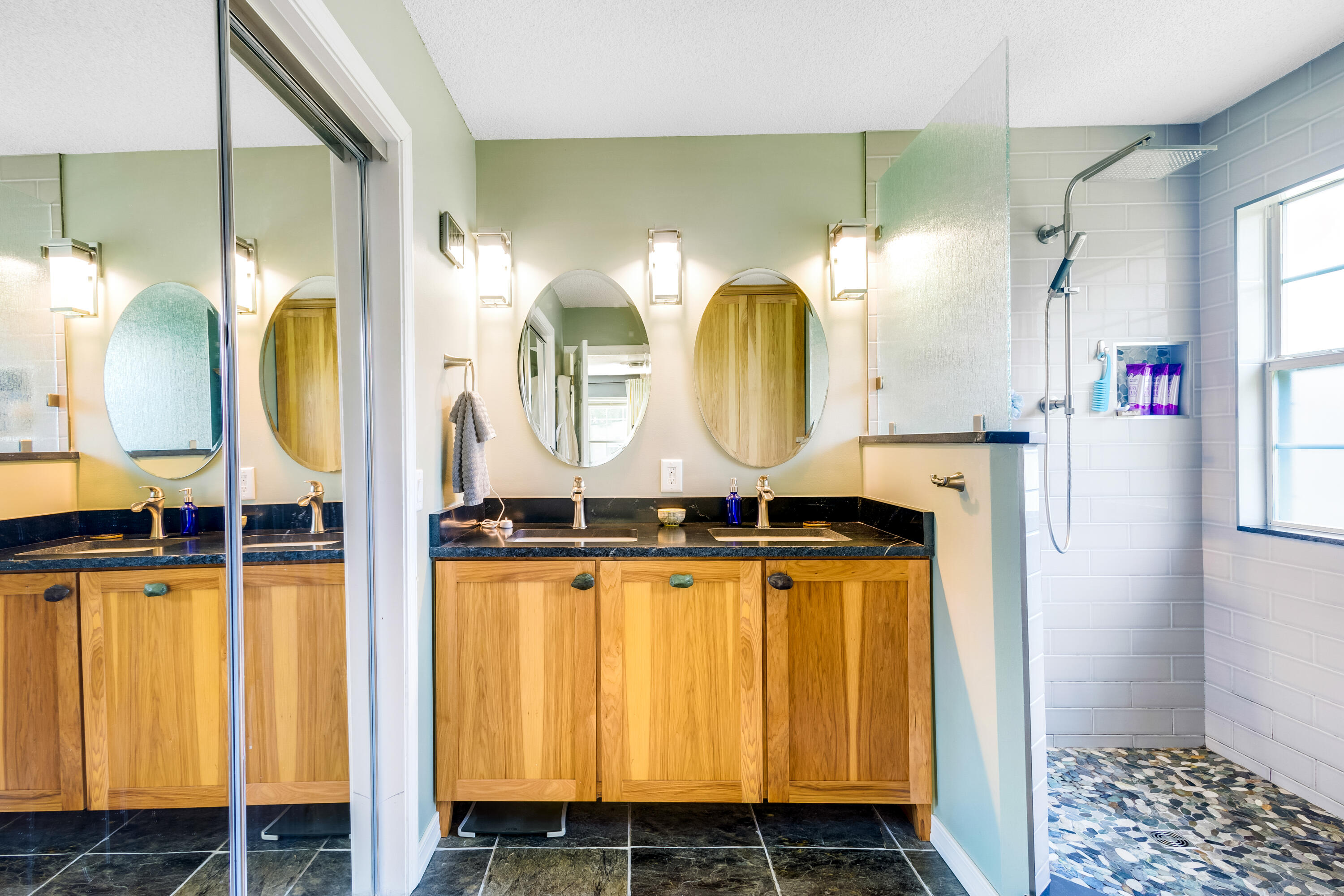HOLLEY BY THE SEA - Residential
