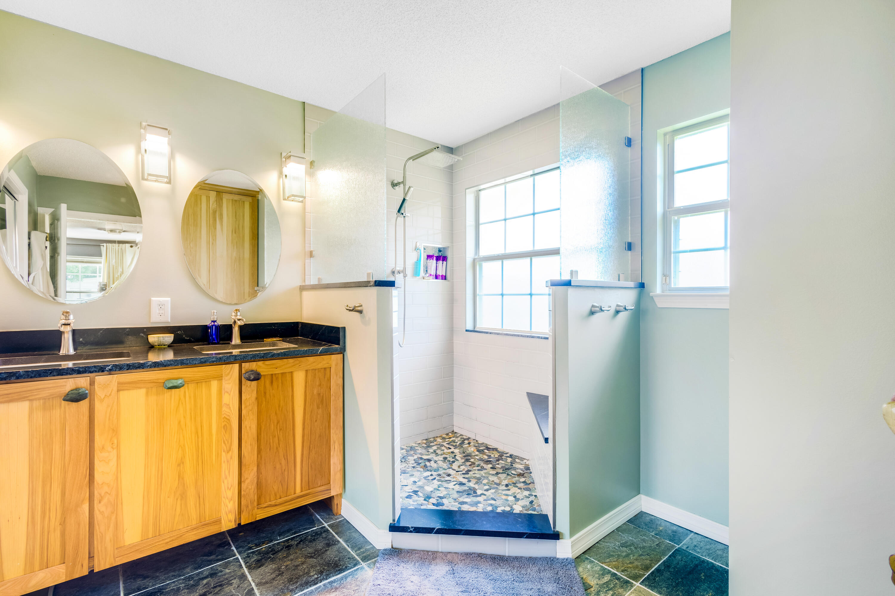 HOLLEY BY THE SEA - Residential