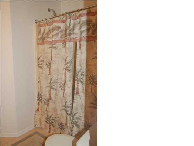 OAK TREE MANOR - Residential Lease