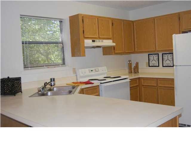OAK TREE MANOR - Residential Lease