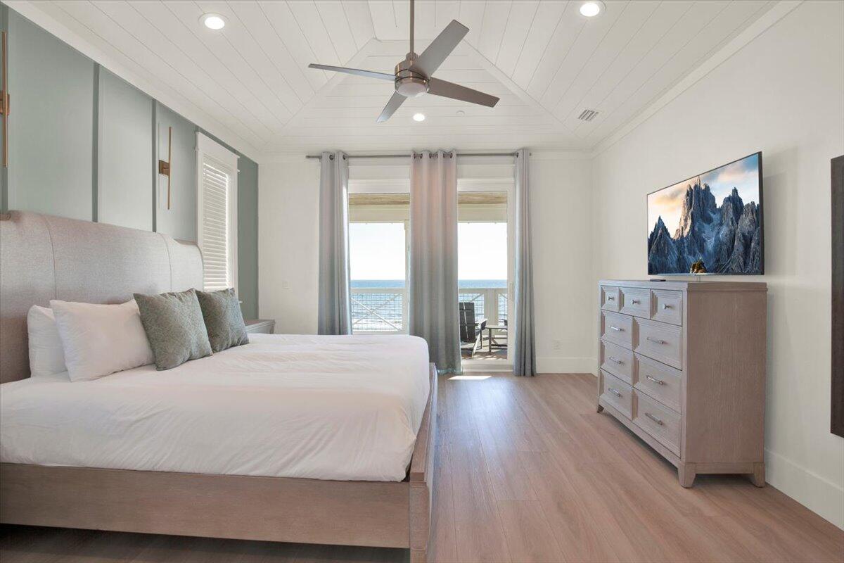 BAHAMA BEACH - Residential