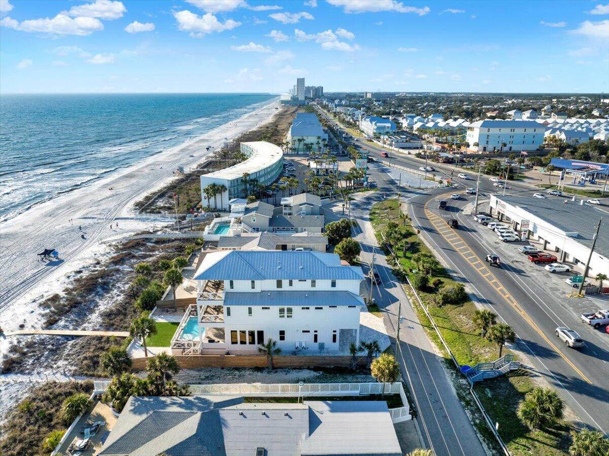 BAHAMA BEACH - Residential