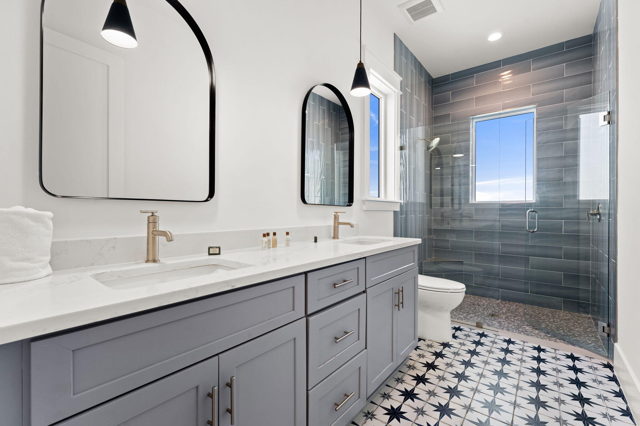 BAHAMA BEACH - Residential