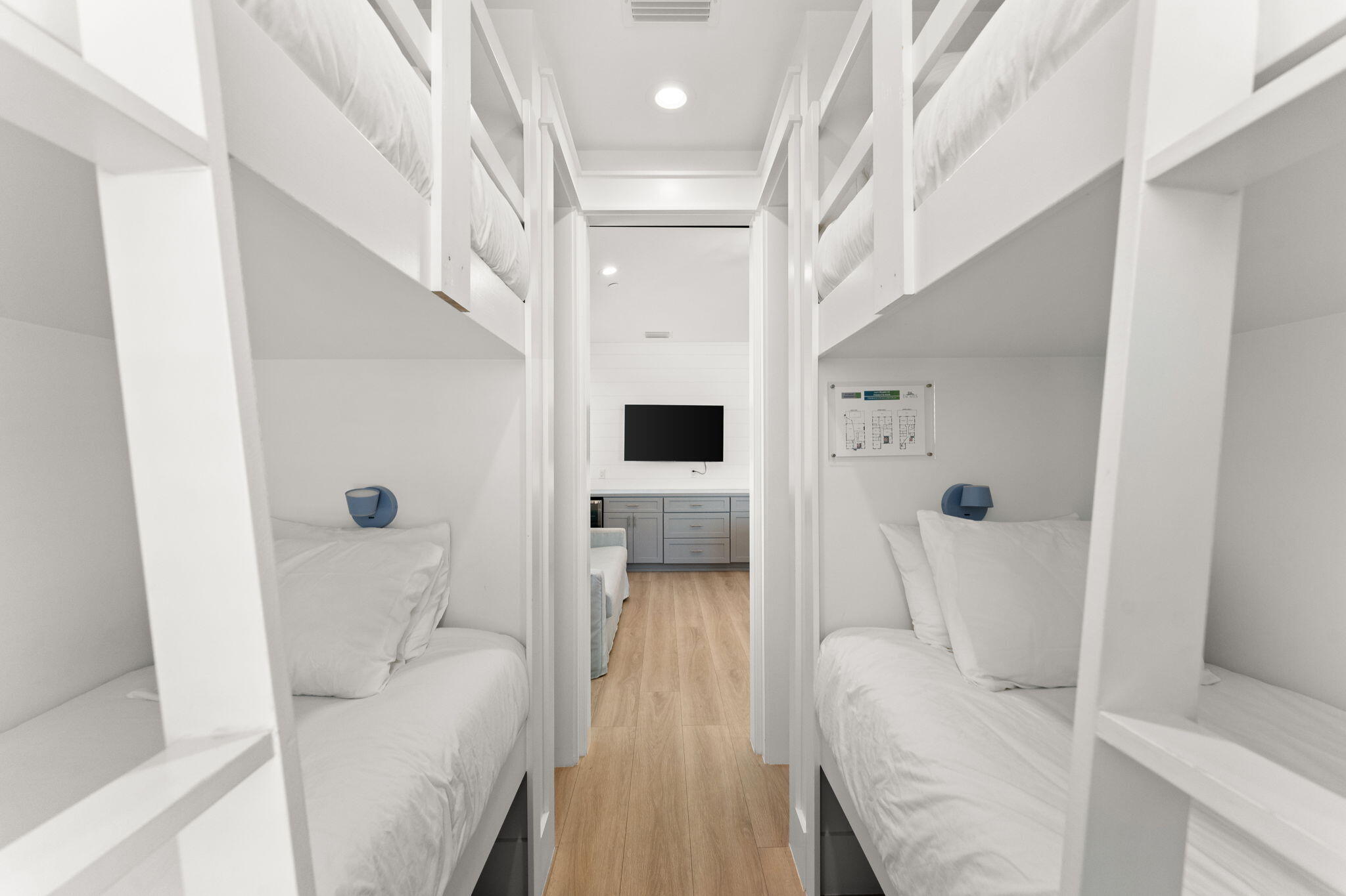 BAHAMA BEACH - Residential